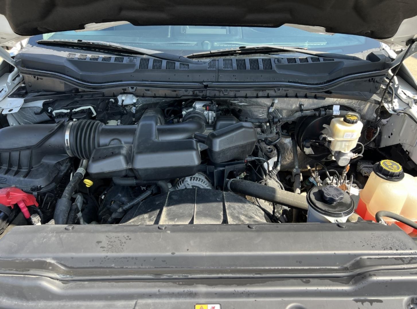 2017 WHITE /Gray Cloth Ford F-250 SD XLT Crew Cab 4WD (1FT7W2B68HE) with an 6.2L V8 engine, Automatic transmission, located at 506 S. Kingshighway, Cape Girardeau, MO, 63703, (573) 235-5000, 37.294991, -89.553635 - 2017 Ford F-250 XLT Only 74xxx miles 4x4 6.2L V8 Automatic Backup Camera Bluetooth Cruise Power Windows/Locks/Mirrors We have financing available and we accept trades! Fill out a credit application on our website or come by today! If you have any questions, give us a call at (573) 235-5000 - Photo#32