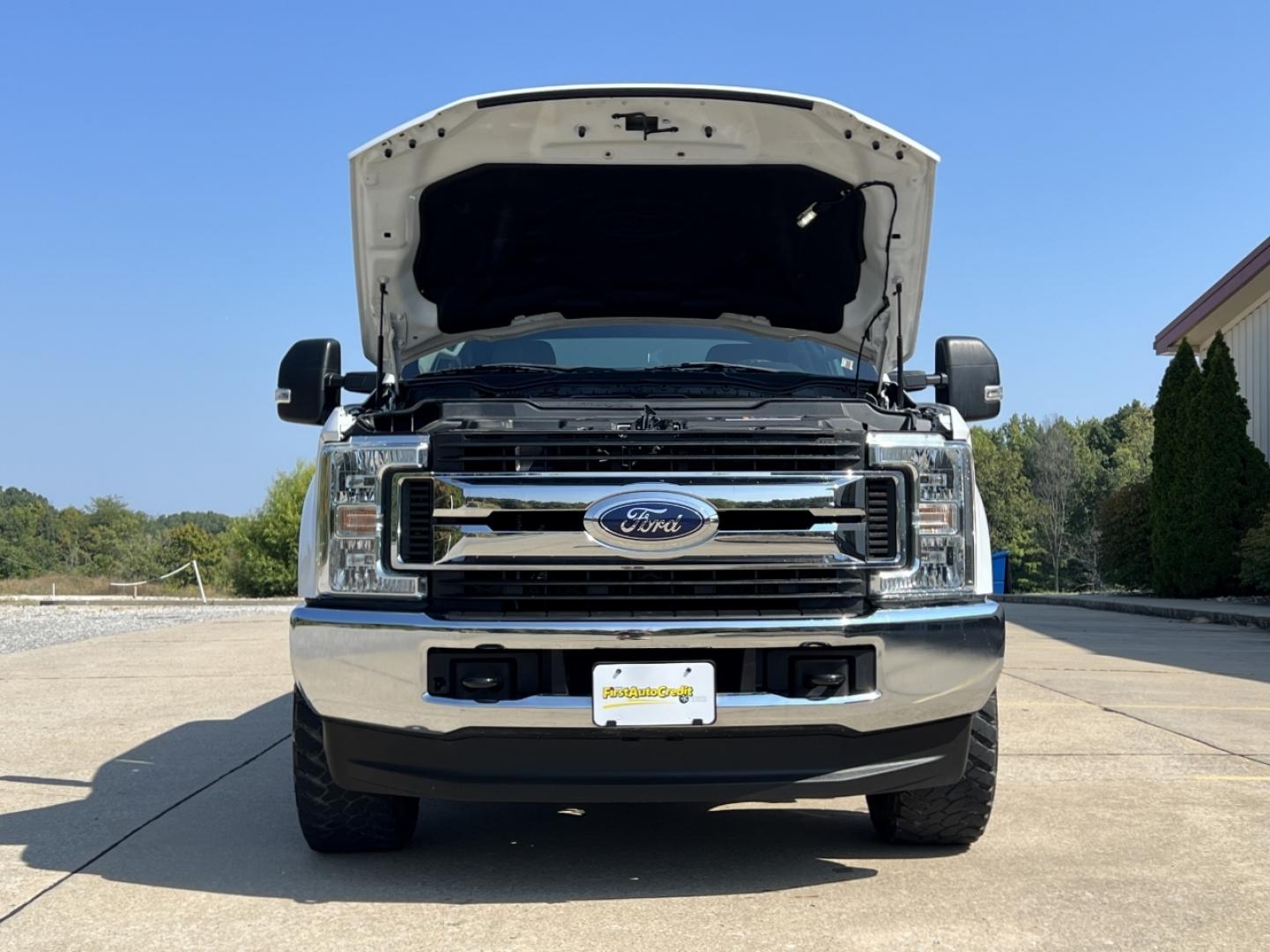 2017 WHITE /Gray Cloth Ford F-250 SD XLT Crew Cab 4WD (1FT7W2B68HE) with an 6.2L V8 engine, Automatic transmission, located at 506 S. Kingshighway, Cape Girardeau, MO, 63703, (573) 235-5000, 37.294991, -89.553635 - 2017 Ford F-250 XLT Only 74xxx miles 4x4 6.2L V8 Automatic Backup Camera Bluetooth Cruise Power Windows/Locks/Mirrors We have financing available and we accept trades! Fill out a credit application on our website or come by today! If you have any questions, give us a call at (573) 235-5000 - Photo#31