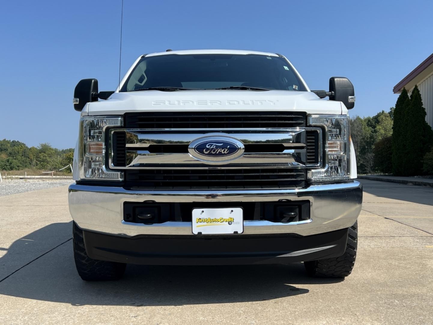 2017 WHITE /Gray Cloth Ford F-250 SD XLT Crew Cab 4WD (1FT7W2B68HE) with an 6.2L V8 engine, Automatic transmission, located at 506 S. Kingshighway, Cape Girardeau, MO, 63703, (573) 235-5000, 37.294991, -89.553635 - 2017 Ford F-250 XLT Only 74xxx miles 4x4 6.2L V8 Automatic Backup Camera Bluetooth Cruise Power Windows/Locks/Mirrors We have financing available and we accept trades! Fill out a credit application on our website or come by today! If you have any questions, give us a call at (573) 235-5000 - Photo#10