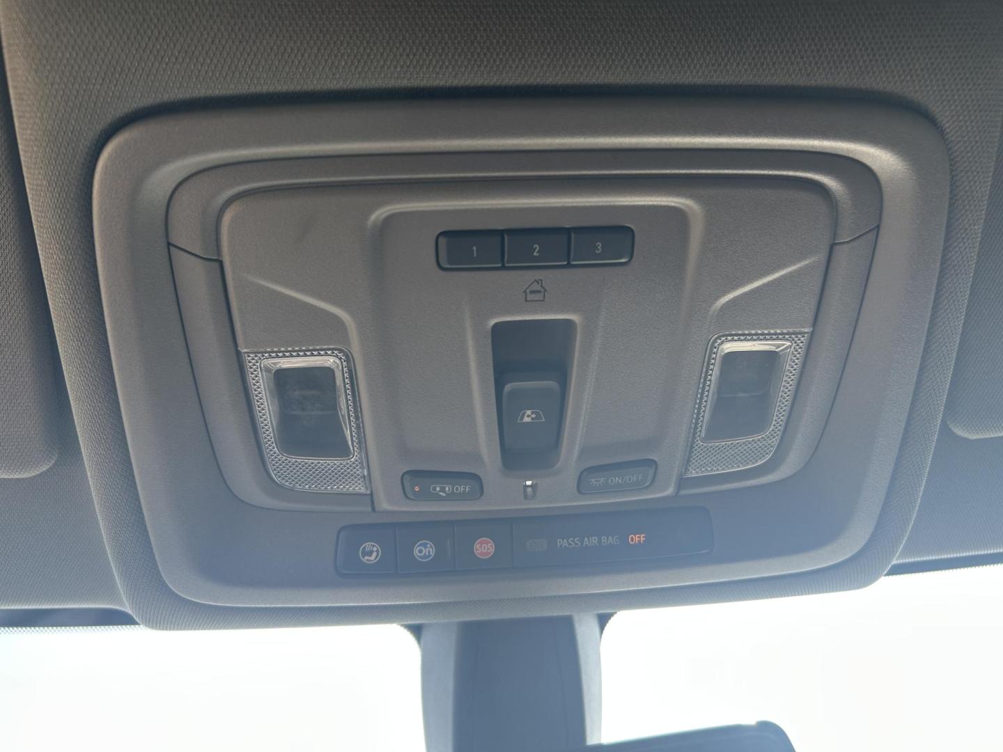 2021 SILVER /Black Chevrolet Silverado 1500 LT Crew Cab 4WD (1GCUYDED2MZ) with an 5.3L V8 OHV 16V engine, 6A transmission, located at 506 S. Kingshighway, Cape Girardeau, MO, 63703, (573) 235-5000, 37.294991, -89.553635 - 2021 Chevrolet Silverado 1500 LT 113xxx miles 4x4 5.3L V8 Automatic Leather Backup Camera Power Driver Seat Heated Seats Heated Steering Wheel Bluetooth Remote Start Cruise Power Windows/Locks/Mirrors We have financing available and we accept trades! Fill out a credit application on ou - Photo#34