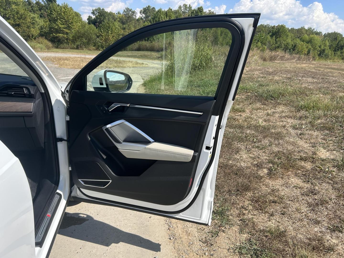 2020 WHITE /Tan Audi Q3 S line Prestige quattro (WA1FECF32L1) with an 2.0L L4 DOHC 24V engine, 8A transmission, located at 506 S. Kingshighway, Cape Girardeau, MO, 63703, (573) 235-5000, 37.294991, -89.553635 - 2020 Audi Q3 S-Line Prestige Quattro Only 15,XXX miles All Wheel Drive 2.0L Automatic Cruise Leather Backup Camera Navigation Power Driver Seat Heated Seats Panoramic Sunroof Dual Climate Control Rear Climate Control Bluetooth Remote Start Power Windows/Locks/Mirrors Power Lift Gat - Photo#18