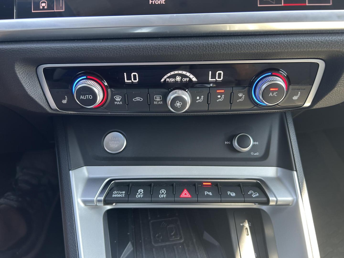2020 WHITE /Tan Audi Q3 S line Prestige quattro (WA1FECF32L1) with an 2.0L L4 DOHC 24V engine, 8A transmission, located at 506 S. Kingshighway, Cape Girardeau, MO, 63703, (573) 235-5000, 37.294991, -89.553635 - 2020 Audi Q3 S-Line Prestige Quattro Only 15,XXX miles All Wheel Drive 2.0L Automatic Cruise Leather Backup Camera Navigation Power Driver Seat Heated Seats Panoramic Sunroof Dual Climate Control Rear Climate Control Bluetooth Remote Start Power Windows/Locks/Mirrors Power Lift Gat - Photo#28