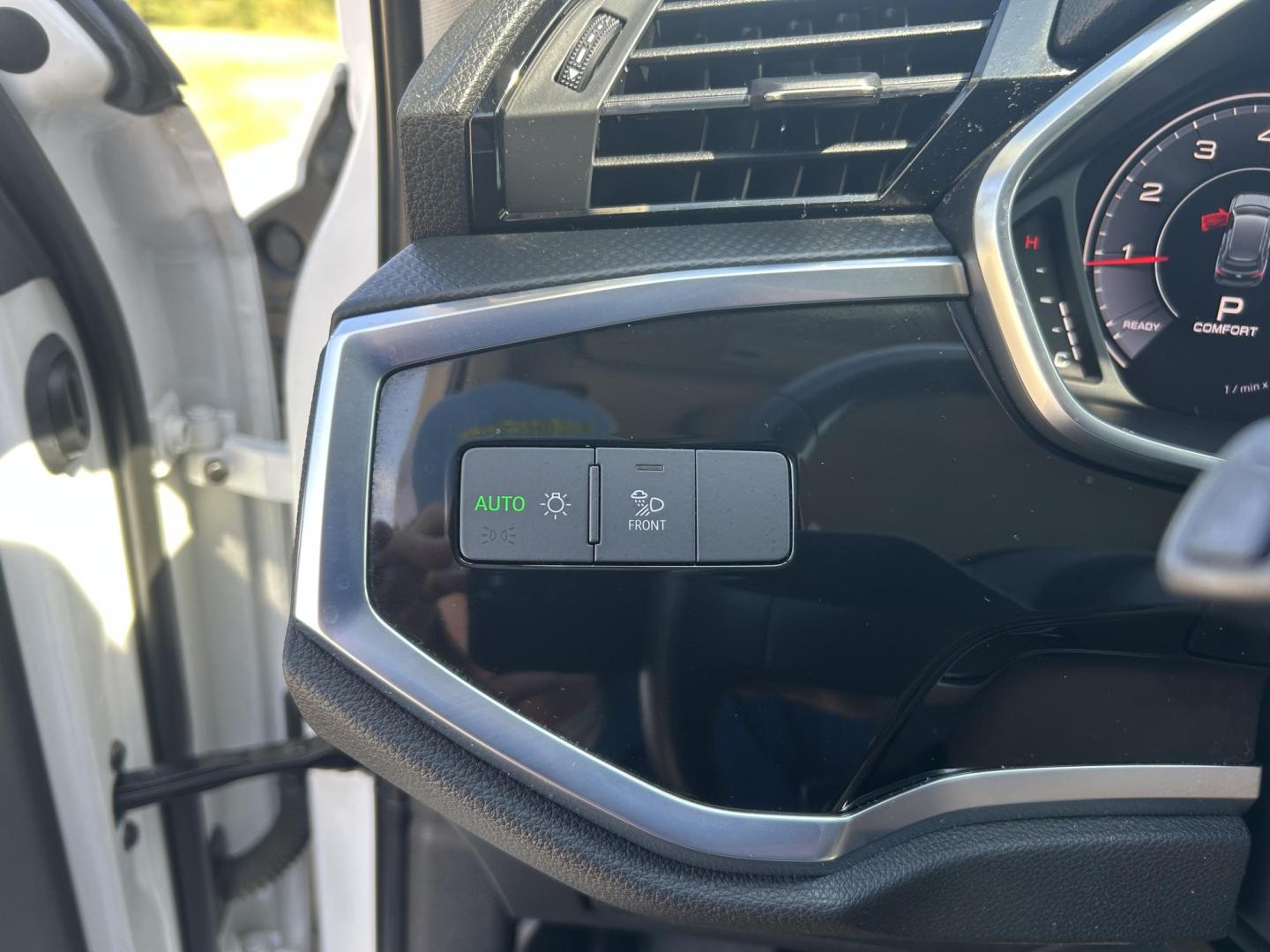 2020 WHITE /Tan Audi Q3 S line Prestige quattro (WA1FECF32L1) with an 2.0L L4 DOHC 24V engine, 8A transmission, located at 506 S. Kingshighway, Cape Girardeau, MO, 63703, (573) 235-5000, 37.294991, -89.553635 - 2020 Audi Q3 S-Line Prestige Quattro Only 15,XXX miles All Wheel Drive 2.0L Automatic Cruise Leather Backup Camera Navigation Power Driver Seat Heated Seats Panoramic Sunroof Dual Climate Control Rear Climate Control Bluetooth Remote Start Power Windows/Locks/Mirrors Power Lift Gat - Photo#34