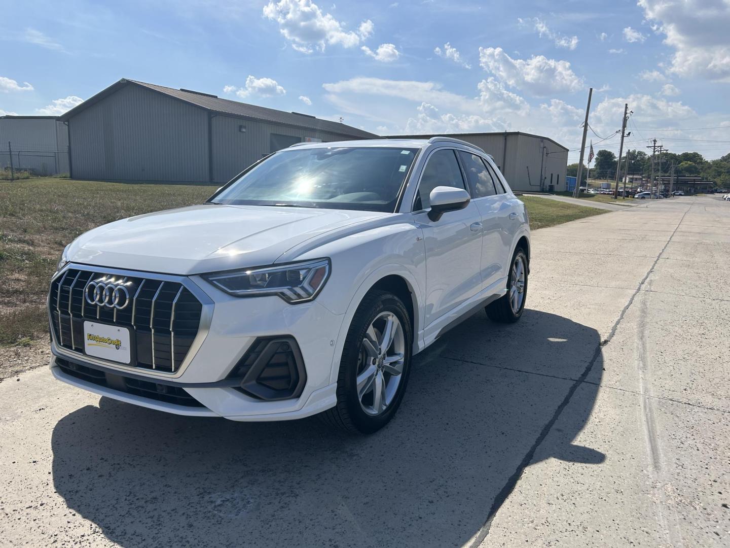 2020 WHITE /Tan Audi Q3 S line Prestige quattro (WA1FECF32L1) with an 2.0L L4 DOHC 24V engine, 8A transmission, located at 506 S. Kingshighway, Cape Girardeau, MO, 63703, (573) 235-5000, 37.294991, -89.553635 - 2020 Audi Q3 S-Line Prestige Quattro Only 15,XXX miles All Wheel Drive 2.0L Automatic Cruise Leather Backup Camera Navigation Power Driver Seat Heated Seats Panoramic Sunroof Dual Climate Control Rear Climate Control Bluetooth Remote Start Power Windows/Locks/Mirrors Power Lift Gat - Photo#7