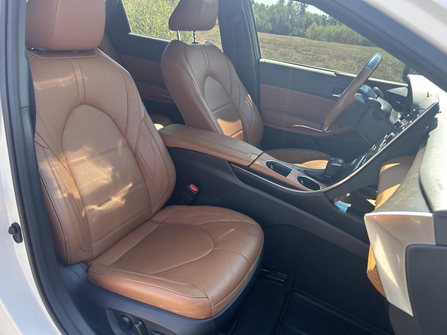 2021 WHITE /Brown Toyota Avalon Hybrid Limited (4T1DA1ABXMU) with an 2.5L L4 DOHC 16V HYBRID engine, 6A transmission, located at 506 S. Kingshighway, Cape Girardeau, MO, 63703, (573) 235-5000, 37.294991, -89.553635 - 2021 Toyota Avalon Hybrid 68xxx miles Front Wheel Drive 2.5L 4 Cyl. Hybrid Automatic Heads Up Display Leather Power/Heated/Cooled Seats Heated Rear Seats Heated Steering Wheel Backup Camera Sunroof Bluetooth Navigation Cruise Power Windows/Locks/Mirrors We have financing available an - Photo#19