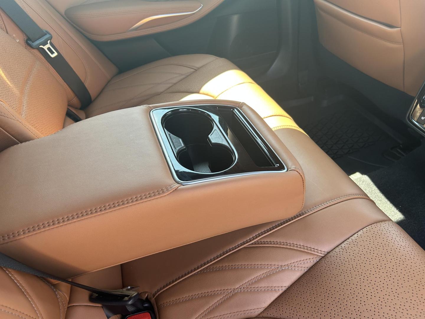 2021 WHITE /Brown Toyota Avalon Hybrid Limited (4T1DA1ABXMU) with an 2.5L L4 DOHC 16V HYBRID engine, 6A transmission, located at 506 S. Kingshighway, Cape Girardeau, MO, 63703, (573) 235-5000, 37.294991, -89.553635 - 2021 Toyota Avalon Hybrid 68xxx miles Front Wheel Drive 2.5L 4 Cyl. Hybrid Automatic Heads Up Display Leather Power/Heated/Cooled Seats Heated Rear Seats Heated Steering Wheel Backup Camera Sunroof Bluetooth Navigation Cruise Power Windows/Locks/Mirrors We have financing available an - Photo#24