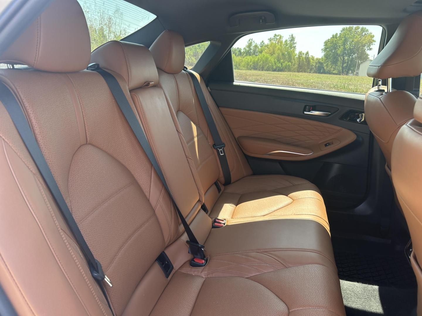 2021 WHITE /Brown Toyota Avalon Hybrid Limited (4T1DA1ABXMU) with an 2.5L L4 DOHC 16V HYBRID engine, 6A transmission, located at 506 S. Kingshighway, Cape Girardeau, MO, 63703, (573) 235-5000, 37.294991, -89.553635 - 2021 Toyota Avalon Hybrid 68xxx miles Front Wheel Drive 2.5L 4 Cyl. Hybrid Automatic Heads Up Display Leather Power/Heated/Cooled Seats Heated Rear Seats Heated Steering Wheel Backup Camera Sunroof Bluetooth Navigation Cruise Power Windows/Locks/Mirrors We have financing available an - Photo#23