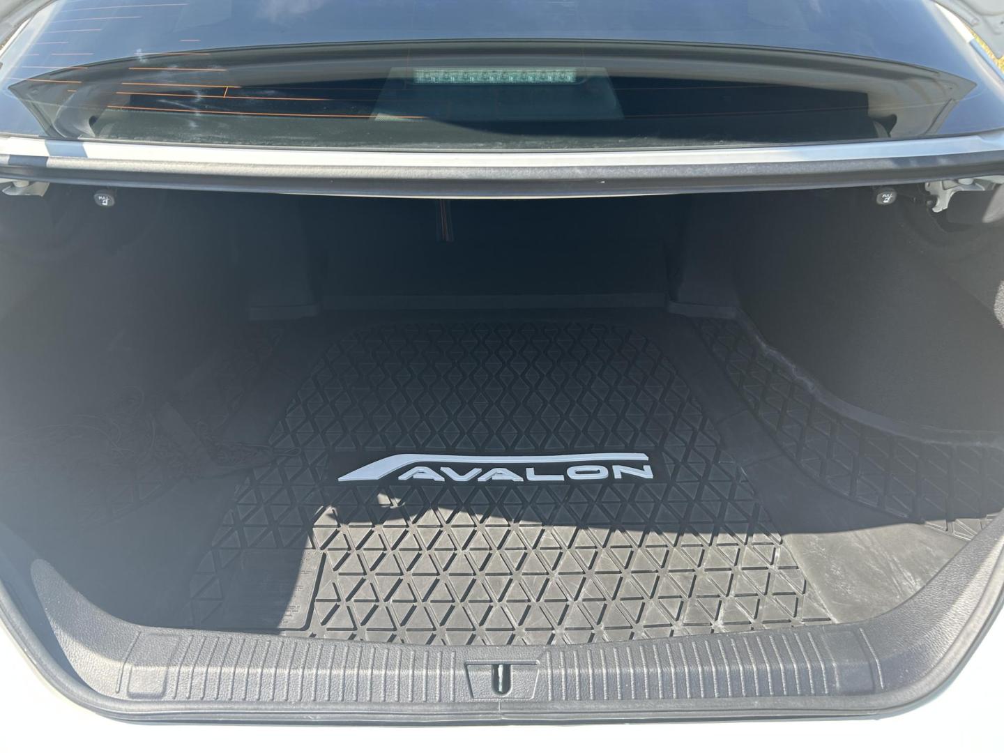 2021 WHITE /Brown Toyota Avalon Hybrid Limited (4T1DA1ABXMU) with an 2.5L L4 DOHC 16V HYBRID engine, 6A transmission, located at 506 S. Kingshighway, Cape Girardeau, MO, 63703, (573) 235-5000, 37.294991, -89.553635 - 2021 Toyota Avalon Hybrid 68xxx miles Front Wheel Drive 2.5L 4 Cyl. Hybrid Automatic Heads Up Display Leather Power/Heated/Cooled Seats Heated Rear Seats Heated Steering Wheel Backup Camera Sunroof Bluetooth Navigation Cruise Power Windows/Locks/Mirrors We have financing available an - Photo#12
