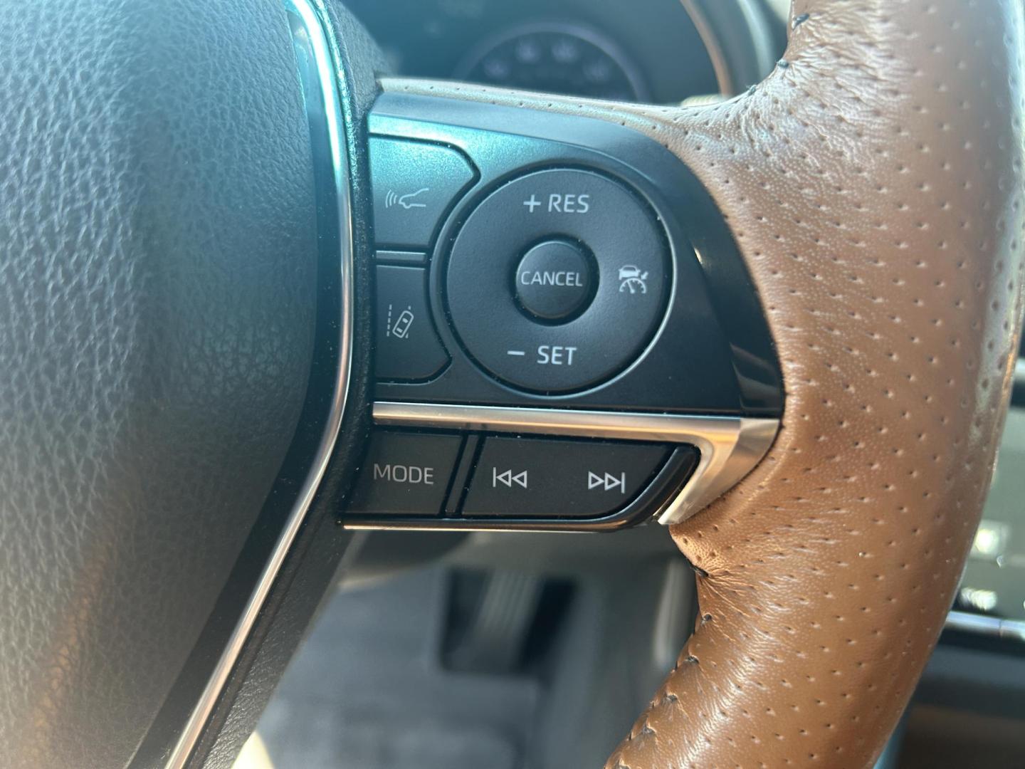 2021 WHITE /Brown Toyota Avalon Hybrid Limited (4T1DA1ABXMU) with an 2.5L L4 DOHC 16V HYBRID engine, 6A transmission, located at 506 S. Kingshighway, Cape Girardeau, MO, 63703, (573) 235-5000, 37.294991, -89.553635 - 2021 Toyota Avalon Hybrid 68xxx miles Front Wheel Drive 2.5L 4 Cyl. Hybrid Automatic Heads Up Display Leather Power/Heated/Cooled Seats Heated Rear Seats Heated Steering Wheel Backup Camera Sunroof Bluetooth Navigation Cruise Power Windows/Locks/Mirrors We have financing available an - Photo#29