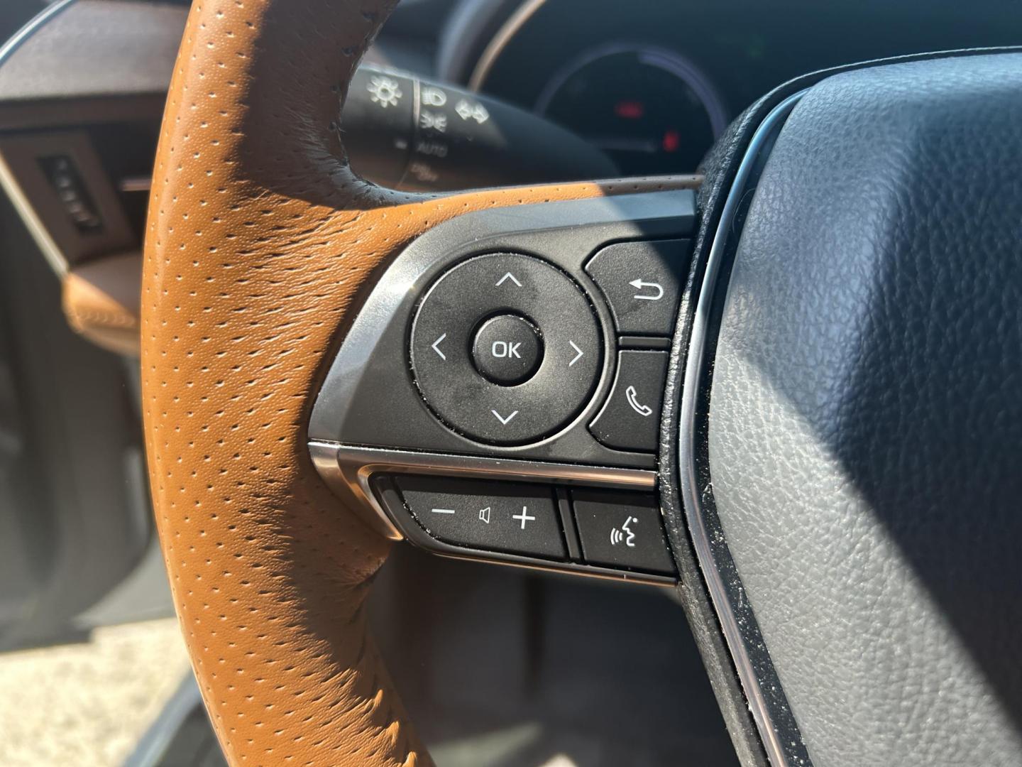 2021 WHITE /Brown Toyota Avalon Hybrid Limited (4T1DA1ABXMU) with an 2.5L L4 DOHC 16V HYBRID engine, 6A transmission, located at 506 S. Kingshighway, Cape Girardeau, MO, 63703, (573) 235-5000, 37.294991, -89.553635 - 2021 Toyota Avalon Hybrid 68xxx miles Front Wheel Drive 2.5L 4 Cyl. Hybrid Automatic Heads Up Display Leather Power/Heated/Cooled Seats Heated Rear Seats Heated Steering Wheel Backup Camera Sunroof Bluetooth Navigation Cruise Power Windows/Locks/Mirrors We have financing available an - Photo#30