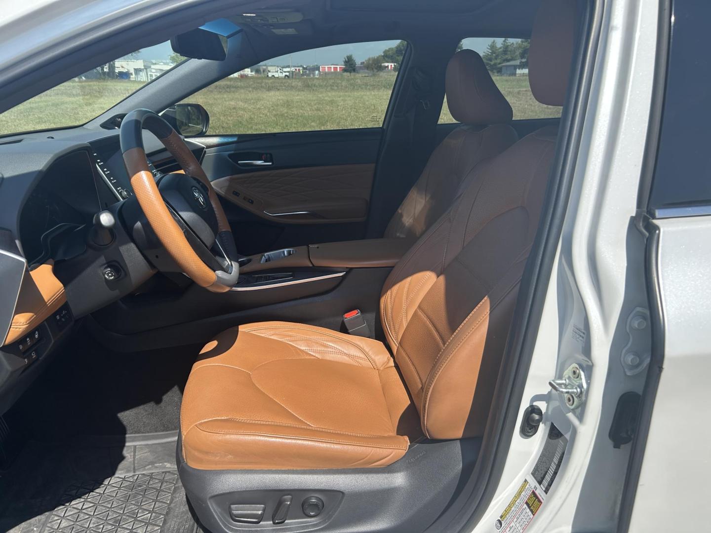 2021 WHITE /Brown Toyota Avalon Hybrid Limited (4T1DA1ABXMU) with an 2.5L L4 DOHC 16V HYBRID engine, 6A transmission, located at 506 S. Kingshighway, Cape Girardeau, MO, 63703, (573) 235-5000, 37.294991, -89.553635 - 2021 Toyota Avalon Hybrid 68xxx miles Front Wheel Drive 2.5L 4 Cyl. Hybrid Automatic Heads Up Display Leather Power/Heated/Cooled Seats Heated Rear Seats Heated Steering Wheel Backup Camera Sunroof Bluetooth Navigation Cruise Power Windows/Locks/Mirrors We have financing available an - Photo#16