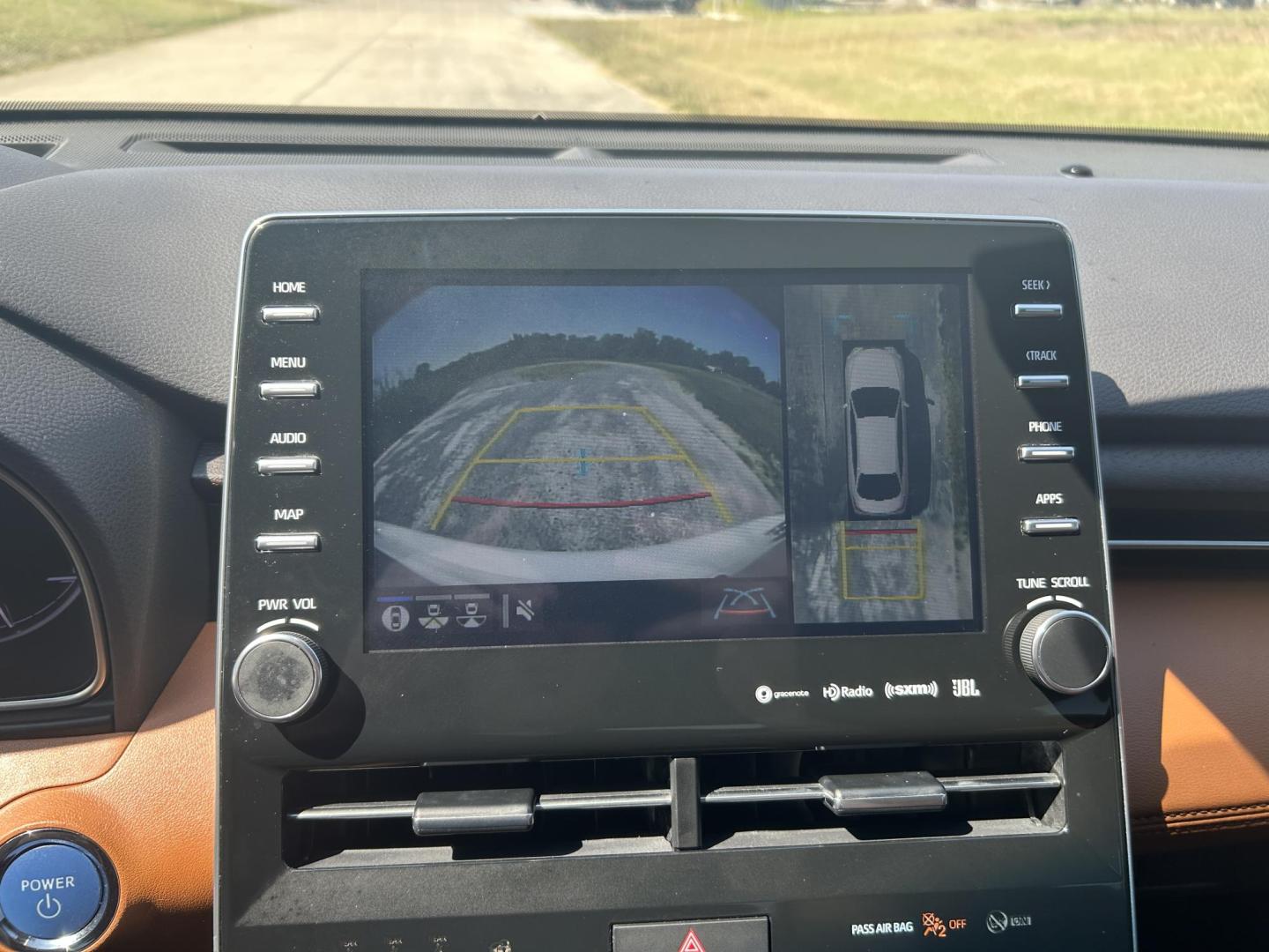 2021 WHITE /Brown Toyota Avalon Hybrid Limited (4T1DA1ABXMU) with an 2.5L L4 DOHC 16V HYBRID engine, 6A transmission, located at 506 S. Kingshighway, Cape Girardeau, MO, 63703, (573) 235-5000, 37.294991, -89.553635 - 2021 Toyota Avalon Hybrid 68xxx miles Front Wheel Drive 2.5L 4 Cyl. Hybrid Automatic Heads Up Display Leather Power/Heated/Cooled Seats Heated Rear Seats Heated Steering Wheel Backup Camera Sunroof Bluetooth Navigation Cruise Power Windows/Locks/Mirrors We have financing available an - Photo#3