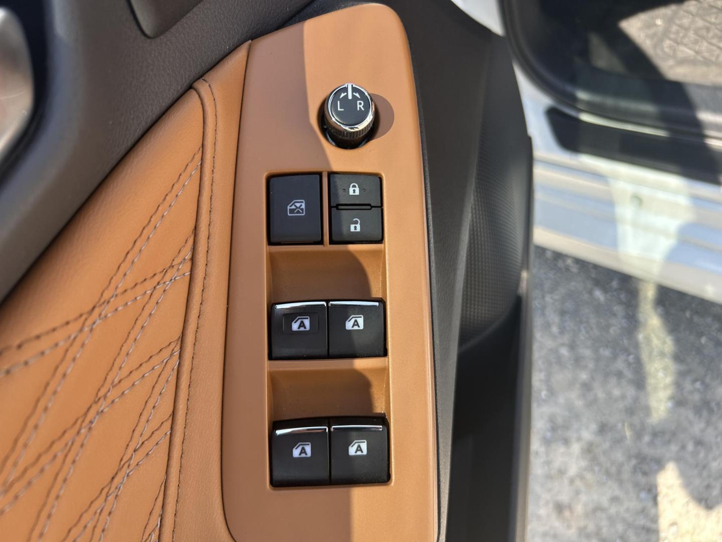 2021 WHITE /Brown Toyota Avalon Hybrid Limited (4T1DA1ABXMU) with an 2.5L L4 DOHC 16V HYBRID engine, 6A transmission, located at 506 S. Kingshighway, Cape Girardeau, MO, 63703, (573) 235-5000, 37.294991, -89.553635 - 2021 Toyota Avalon Hybrid 68xxx miles Front Wheel Drive 2.5L 4 Cyl. Hybrid Automatic Heads Up Display Leather Power/Heated/Cooled Seats Heated Rear Seats Heated Steering Wheel Backup Camera Sunroof Bluetooth Navigation Cruise Power Windows/Locks/Mirrors We have financing available an - Photo#33