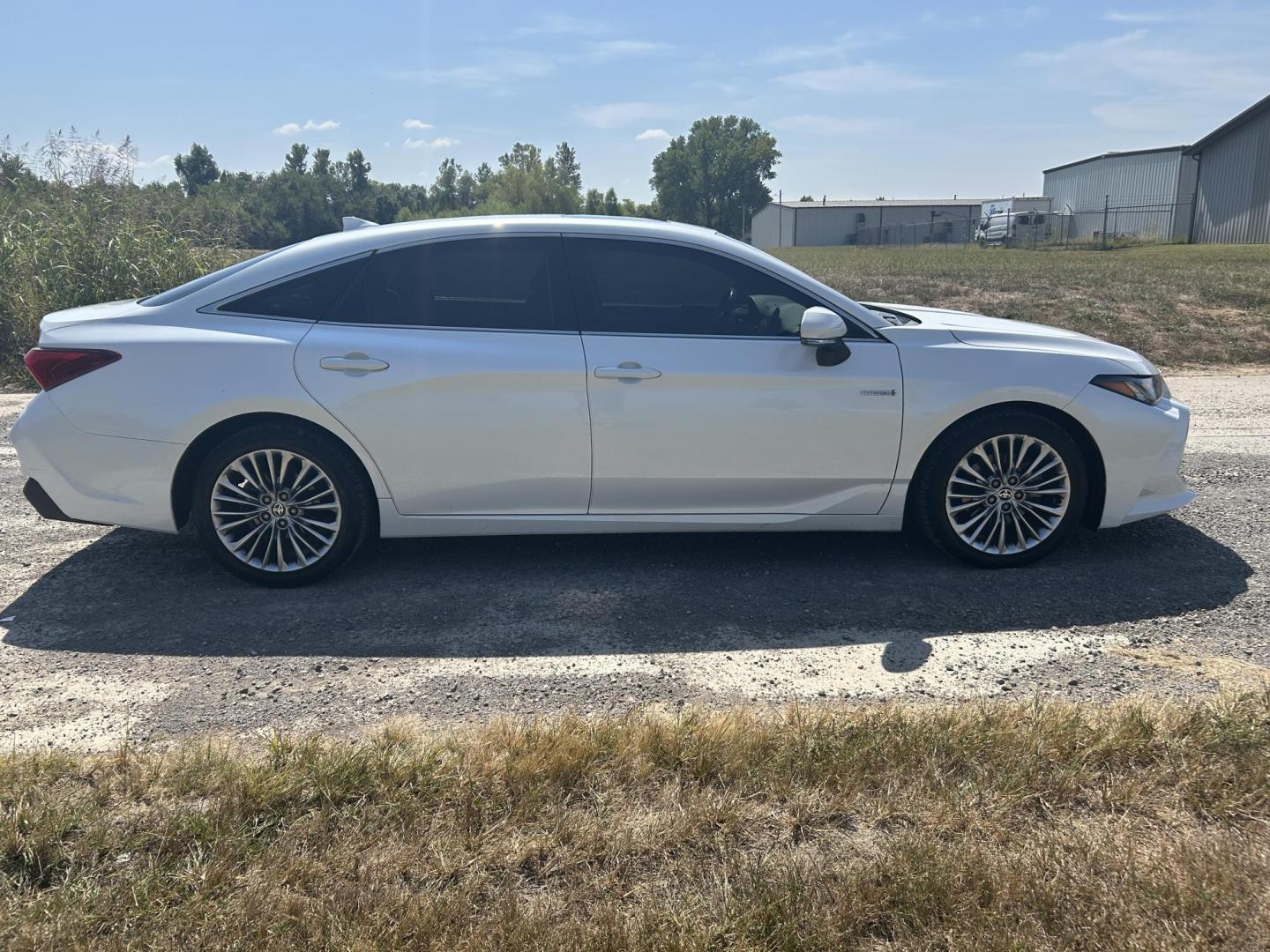2021 WHITE /Brown Toyota Avalon Hybrid Limited (4T1DA1ABXMU) with an 2.5L L4 DOHC 16V HYBRID engine, 6A transmission, located at 506 S. Kingshighway, Cape Girardeau, MO, 63703, (573) 235-5000, 37.294991, -89.553635 - 2021 Toyota Avalon Hybrid 68xxx miles Front Wheel Drive 2.5L 4 Cyl. Hybrid Automatic Heads Up Display Leather Power/Heated/Cooled Seats Heated Rear Seats Heated Steering Wheel Backup Camera Sunroof Bluetooth Navigation Cruise Power Windows/Locks/Mirrors We have financing available an - Photo#14