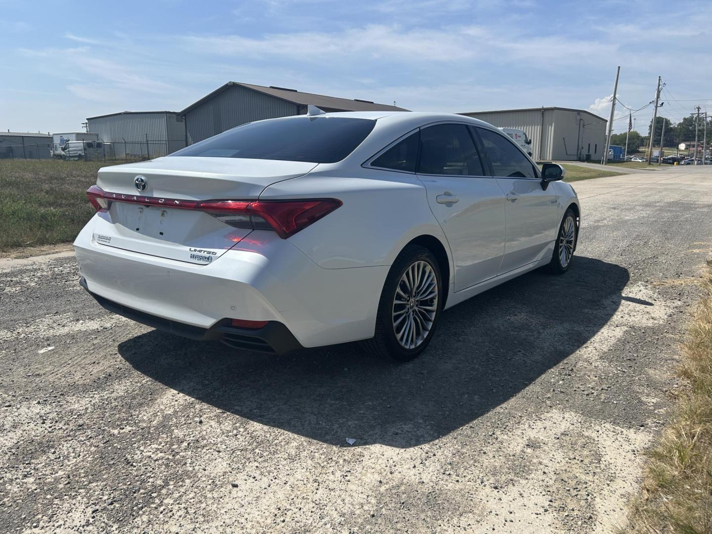 2021 WHITE /Brown Toyota Avalon Hybrid Limited (4T1DA1ABXMU) with an 2.5L L4 DOHC 16V HYBRID engine, 6A transmission, located at 506 S. Kingshighway, Cape Girardeau, MO, 63703, (573) 235-5000, 37.294991, -89.553635 - 2021 Toyota Avalon Hybrid 68xxx miles Front Wheel Drive 2.5L 4 Cyl. Hybrid Automatic Heads Up Display Leather Power/Heated/Cooled Seats Heated Rear Seats Heated Steering Wheel Backup Camera Sunroof Bluetooth Navigation Cruise Power Windows/Locks/Mirrors We have financing available an - Photo#13