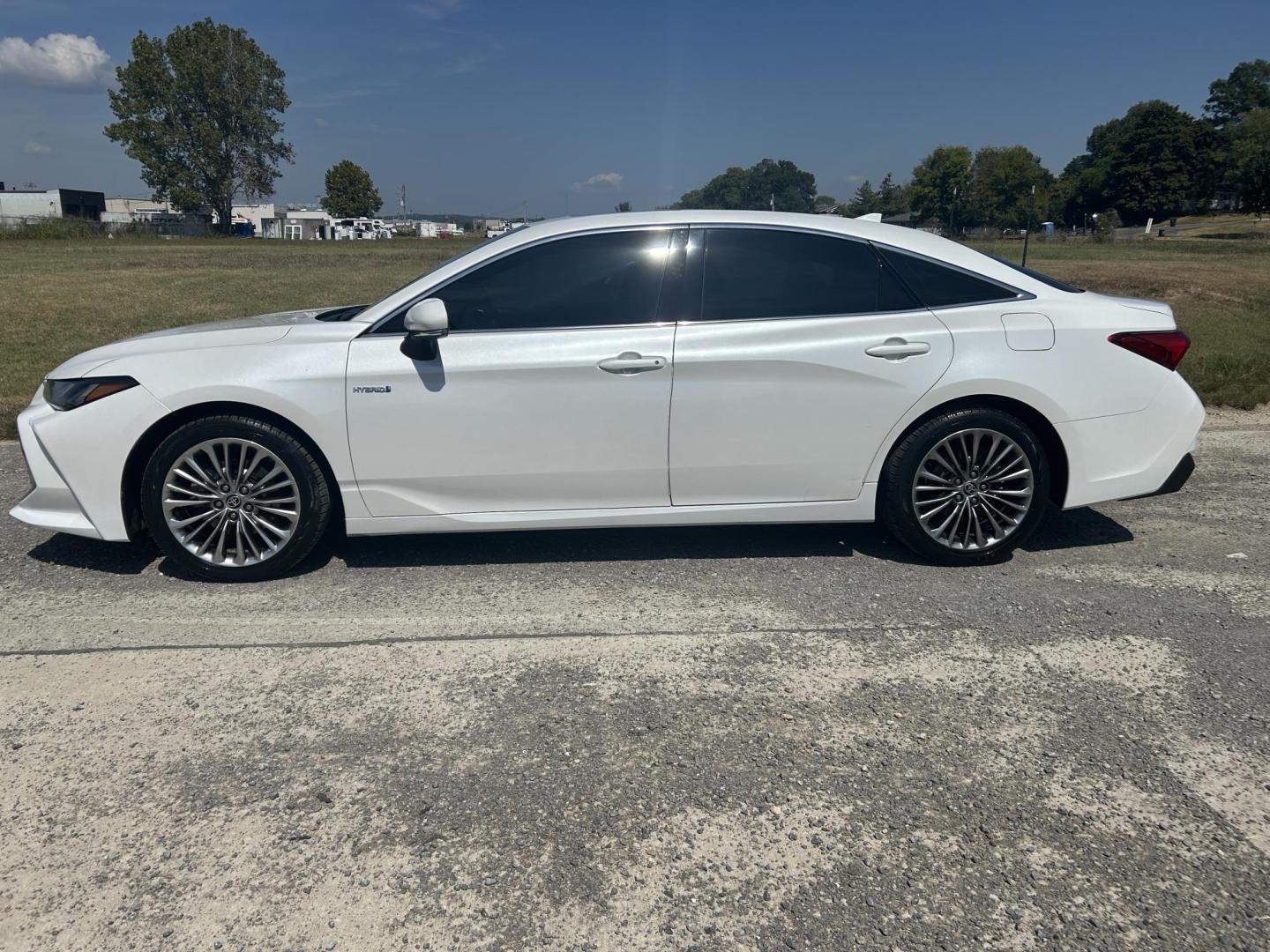 2021 WHITE /Brown Toyota Avalon Hybrid Limited (4T1DA1ABXMU) with an 2.5L L4 DOHC 16V HYBRID engine, 6A transmission, located at 506 S. Kingshighway, Cape Girardeau, MO, 63703, (573) 235-5000, 37.294991, -89.553635 - 2021 Toyota Avalon Hybrid 68xxx miles Front Wheel Drive 2.5L 4 Cyl. Hybrid Automatic Heads Up Display Leather Power/Heated/Cooled Seats Heated Rear Seats Heated Steering Wheel Backup Camera Sunroof Bluetooth Navigation Cruise Power Windows/Locks/Mirrors We have financing available an - Photo#8
