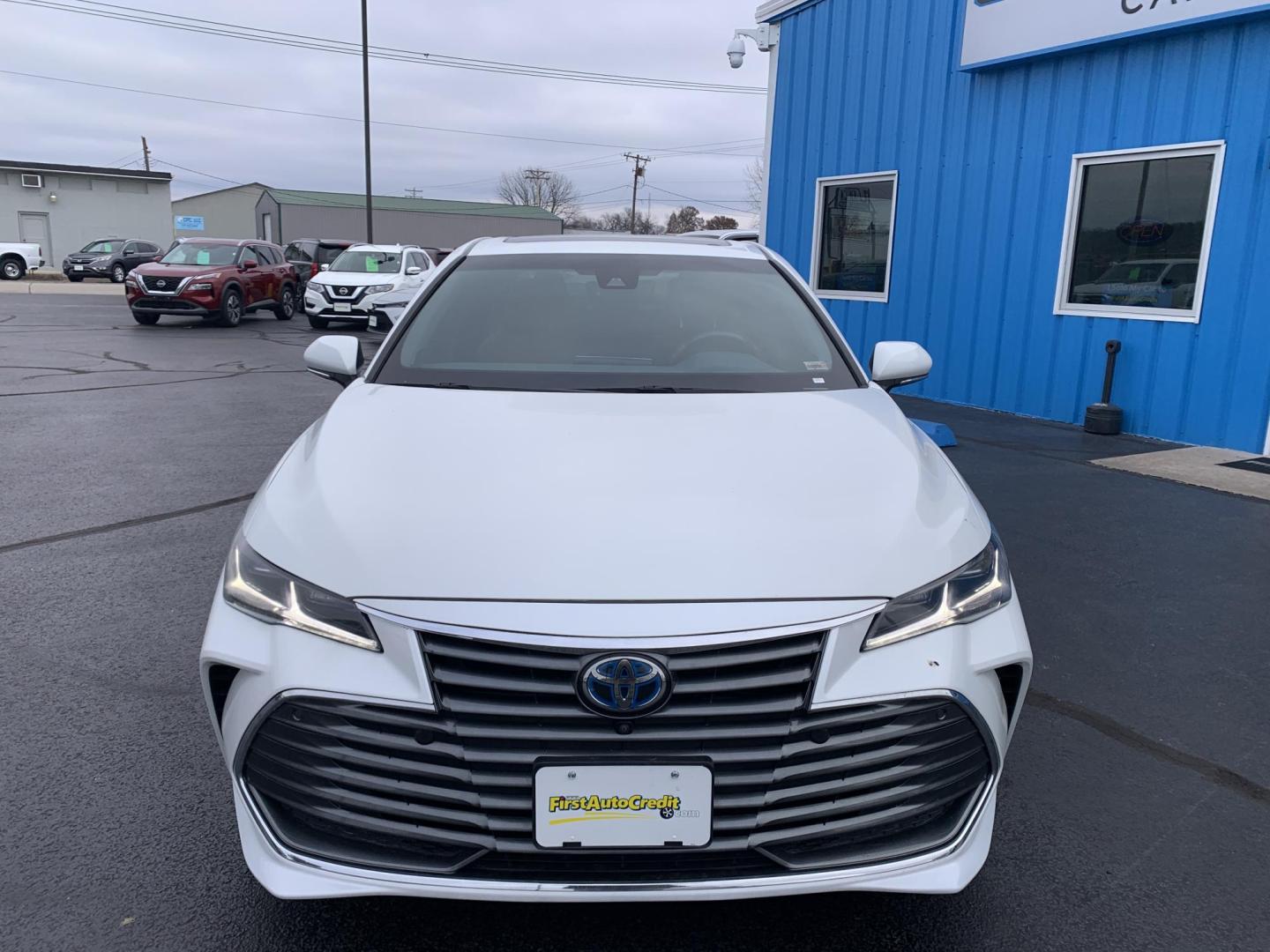2021 WHITE /Brown Toyota Avalon Hybrid Limited (4T1DA1ABXMU) with an 2.5L L4 DOHC 16V HYBRID engine, 6A transmission, located at 506 S. Kingshighway, Cape Girardeau, MO, 63703, (573) 235-5000, 37.294991, -89.553635 - 2021 Toyota Avalon Hybrid 68xxx miles Front Wheel Drive 2.5L 4 Cyl. Hybrid Automatic Heads Up Display Leather Power/Heated/Cooled Seats Heated Rear Seats Heated Steering Wheel Backup Camera Sunroof Bluetooth Navigation Cruise Power Windows/Locks/Mirrors We have financing available an - Photo#1
