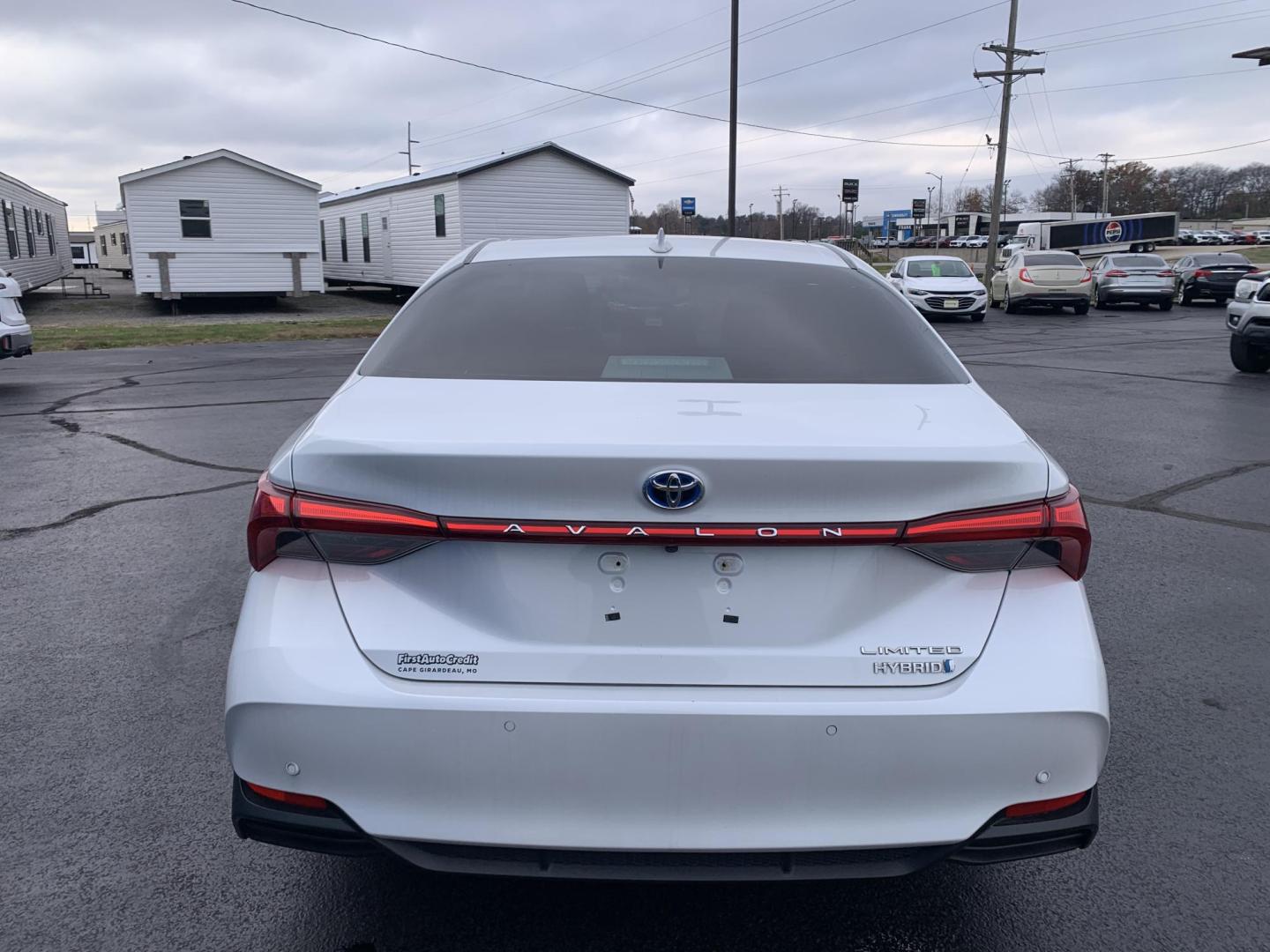 2021 WHITE /Brown Toyota Avalon Hybrid Limited (4T1DA1ABXMU) with an 2.5L L4 DOHC 16V HYBRID engine, 6A transmission, located at 506 S. Kingshighway, Cape Girardeau, MO, 63703, (573) 235-5000, 37.294991, -89.553635 - 2021 Toyota Avalon Hybrid 68xxx miles Front Wheel Drive 2.5L 4 Cyl. Hybrid Automatic Heads Up Display Leather Power/Heated/Cooled Seats Heated Rear Seats Heated Steering Wheel Backup Camera Sunroof Bluetooth Navigation Cruise Power Windows/Locks/Mirrors We have financing available an - Photo#5