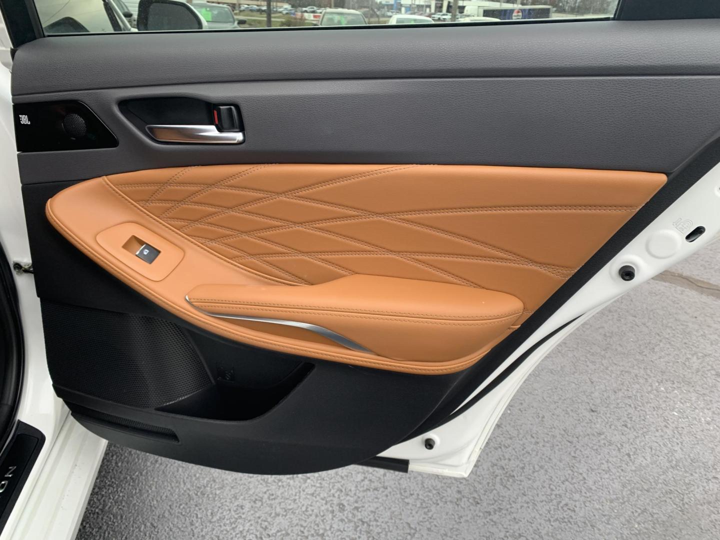 2021 WHITE /Brown Toyota Avalon Hybrid Limited (4T1DA1ABXMU) with an 2.5L L4 DOHC 16V HYBRID engine, 6A transmission, located at 506 S. Kingshighway, Cape Girardeau, MO, 63703, (573) 235-5000, 37.294991, -89.553635 - 2021 Toyota Avalon Hybrid 68xxx miles Front Wheel Drive 2.5L 4 Cyl. Hybrid Automatic Heads Up Display Leather Power/Heated/Cooled Seats Heated Rear Seats Heated Steering Wheel Backup Camera Sunroof Bluetooth Navigation Cruise Power Windows/Locks/Mirrors We have financing available an - Photo#10