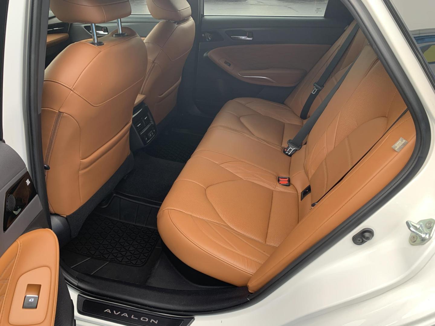 2021 WHITE /Brown Toyota Avalon Hybrid Limited (4T1DA1ABXMU) with an 2.5L L4 DOHC 16V HYBRID engine, 6A transmission, located at 506 S. Kingshighway, Cape Girardeau, MO, 63703, (573) 235-5000, 37.294991, -89.553635 - 2021 Toyota Avalon Hybrid 68xxx miles Front Wheel Drive 2.5L 4 Cyl. Hybrid Automatic Heads Up Display Leather Power/Heated/Cooled Seats Heated Rear Seats Heated Steering Wheel Backup Camera Sunroof Bluetooth Navigation Cruise Power Windows/Locks/Mirrors We have financing available an - Photo#14