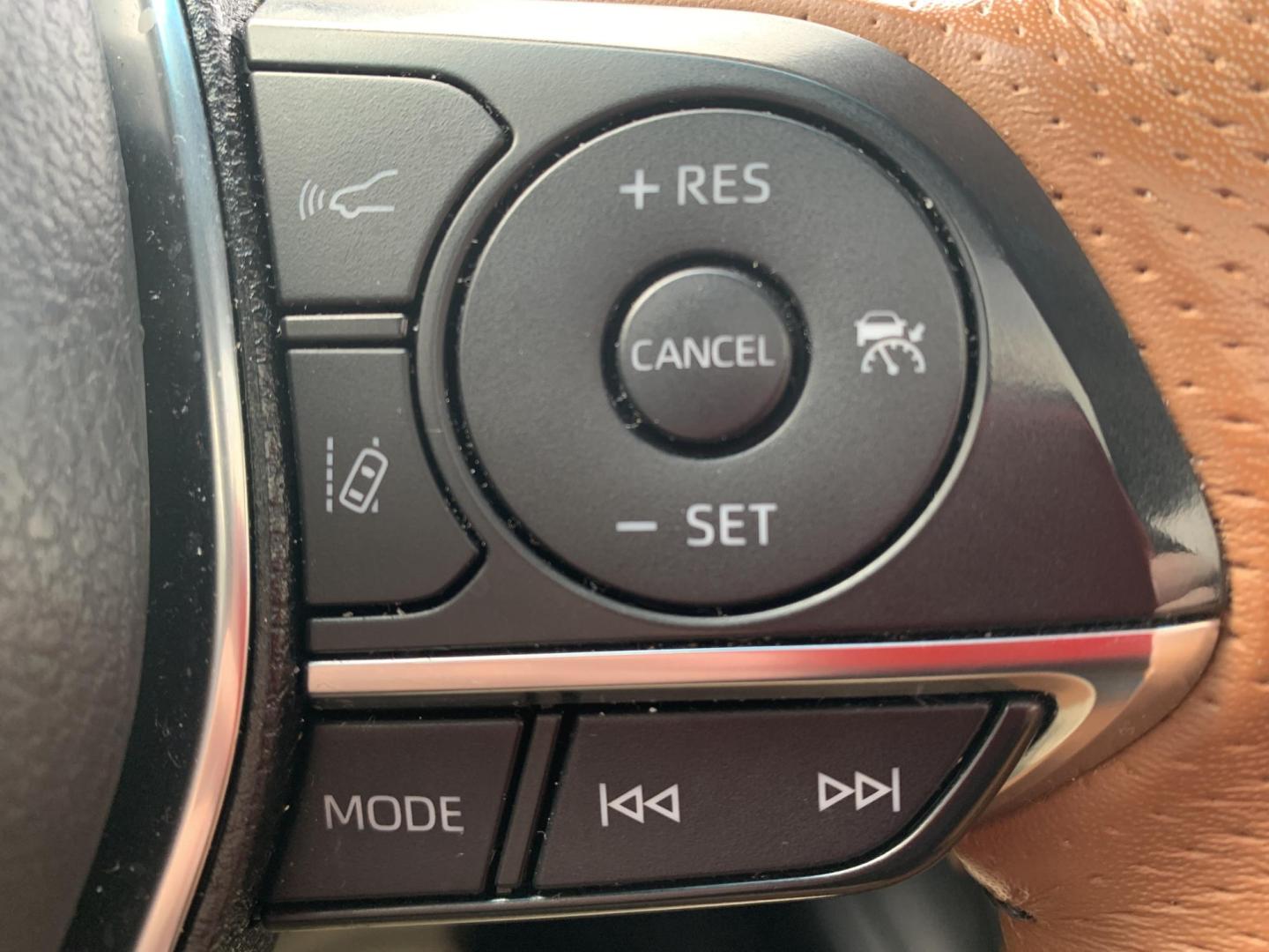 2021 WHITE /Brown Toyota Avalon Hybrid Limited (4T1DA1ABXMU) with an 2.5L L4 DOHC 16V HYBRID engine, 6A transmission, located at 506 S. Kingshighway, Cape Girardeau, MO, 63703, (573) 235-5000, 37.294991, -89.553635 - 2021 Toyota Avalon Hybrid 68xxx miles Front Wheel Drive 2.5L 4 Cyl. Hybrid Automatic Heads Up Display Leather Power/Heated/Cooled Seats Heated Rear Seats Heated Steering Wheel Backup Camera Sunroof Bluetooth Navigation Cruise Power Windows/Locks/Mirrors We have financing available an - Photo#24