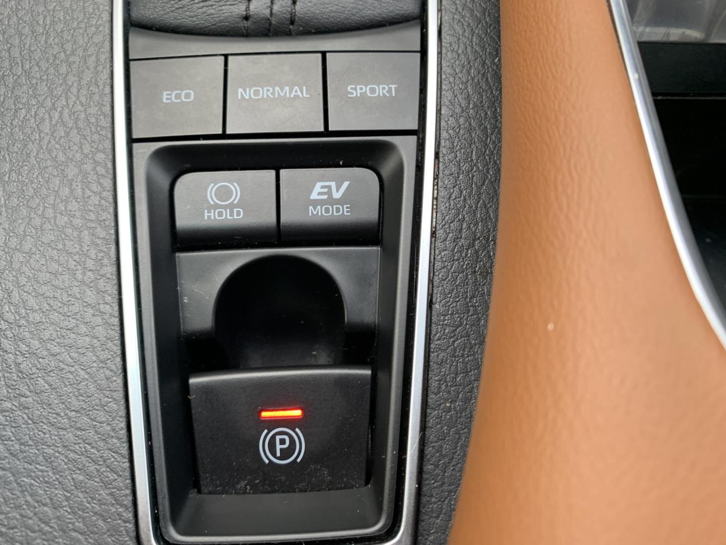 2021 WHITE /Brown Toyota Avalon Hybrid Limited (4T1DA1ABXMU) with an 2.5L L4 DOHC 16V HYBRID engine, 6A transmission, located at 506 S. Kingshighway, Cape Girardeau, MO, 63703, (573) 235-5000, 37.294991, -89.553635 - 2021 Toyota Avalon Hybrid 68xxx miles Front Wheel Drive 2.5L 4 Cyl. Hybrid Automatic Heads Up Display Leather Power/Heated/Cooled Seats Heated Rear Seats Heated Steering Wheel Backup Camera Sunroof Bluetooth Navigation Cruise Power Windows/Locks/Mirrors We have financing available an - Photo#29