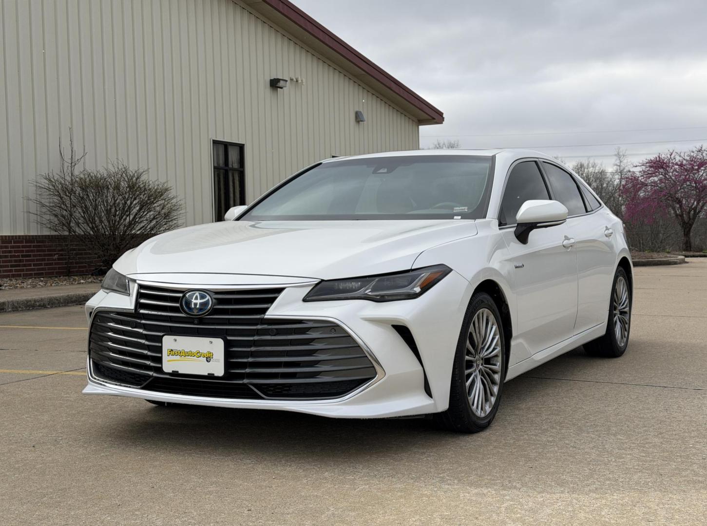 2021 WHITE /Tan Toyota Avalon Hybrid Limited (4T1DA1ABXMU) with an 2.5L 4 Cyl. Hybrid engine, Automatic transmission, located at 2990 Old Orchard Rd., Jackson, MO, 63755, 37.354214, -89.612106 - 2021 Toyota Avalon Hybrid 68xxx miles Front Wheel Drive 2.5L 4 Cyl. Hybrid Automatic Leather Navigation Power/Heated/Cooled Seats Heated Rear Seats Heated Steering Wheel Backup Camera Sunroof Heads Up Display Bluetooth Cruise Power Windows/Locks/Mirrors We have financing available an - Photo#8