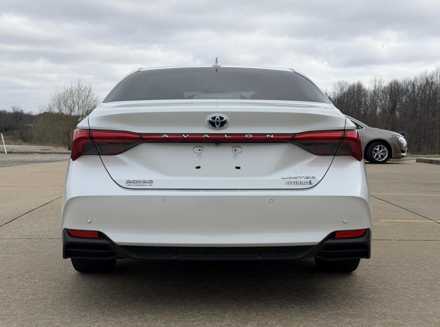 2021 WHITE /Tan Toyota Avalon Hybrid Limited (4T1DA1ABXMU) with an 2.5L 4 Cyl. Hybrid engine, Automatic transmission, located at 2990 Old Orchard Rd., Jackson, MO, 63755, 37.354214, -89.612106 - 2021 Toyota Avalon Hybrid 68xxx miles Front Wheel Drive 2.5L 4 Cyl. Hybrid Automatic Leather Navigation Power/Heated/Cooled Seats Heated Rear Seats Heated Steering Wheel Backup Camera Sunroof Heads Up Display Bluetooth Cruise Power Windows/Locks/Mirrors We have financing available an - Photo#13