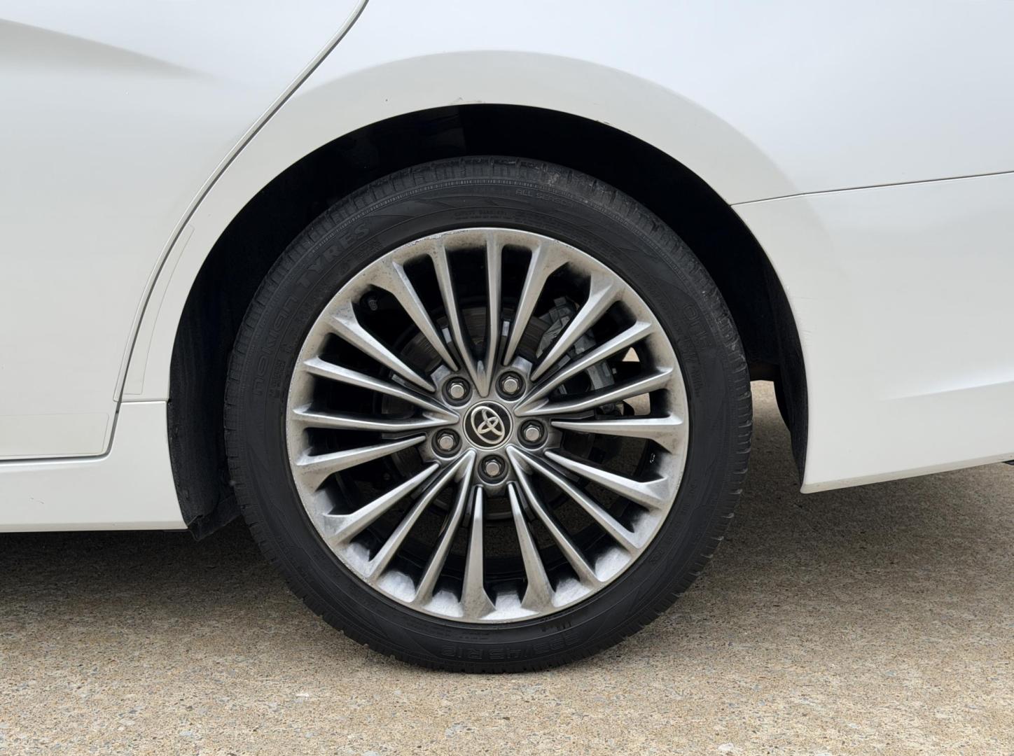 2021 WHITE /Tan Toyota Avalon Hybrid Limited (4T1DA1ABXMU) with an 2.5L 4 Cyl. Hybrid engine, Automatic transmission, located at 2990 Old Orchard Rd., Jackson, MO, 63755, 37.354214, -89.612106 - 2021 Toyota Avalon Hybrid 68xxx miles Front Wheel Drive 2.5L 4 Cyl. Hybrid Automatic Leather Navigation Power/Heated/Cooled Seats Heated Rear Seats Heated Steering Wheel Backup Camera Sunroof Heads Up Display Bluetooth Cruise Power Windows/Locks/Mirrors We have financing available an - Photo#41