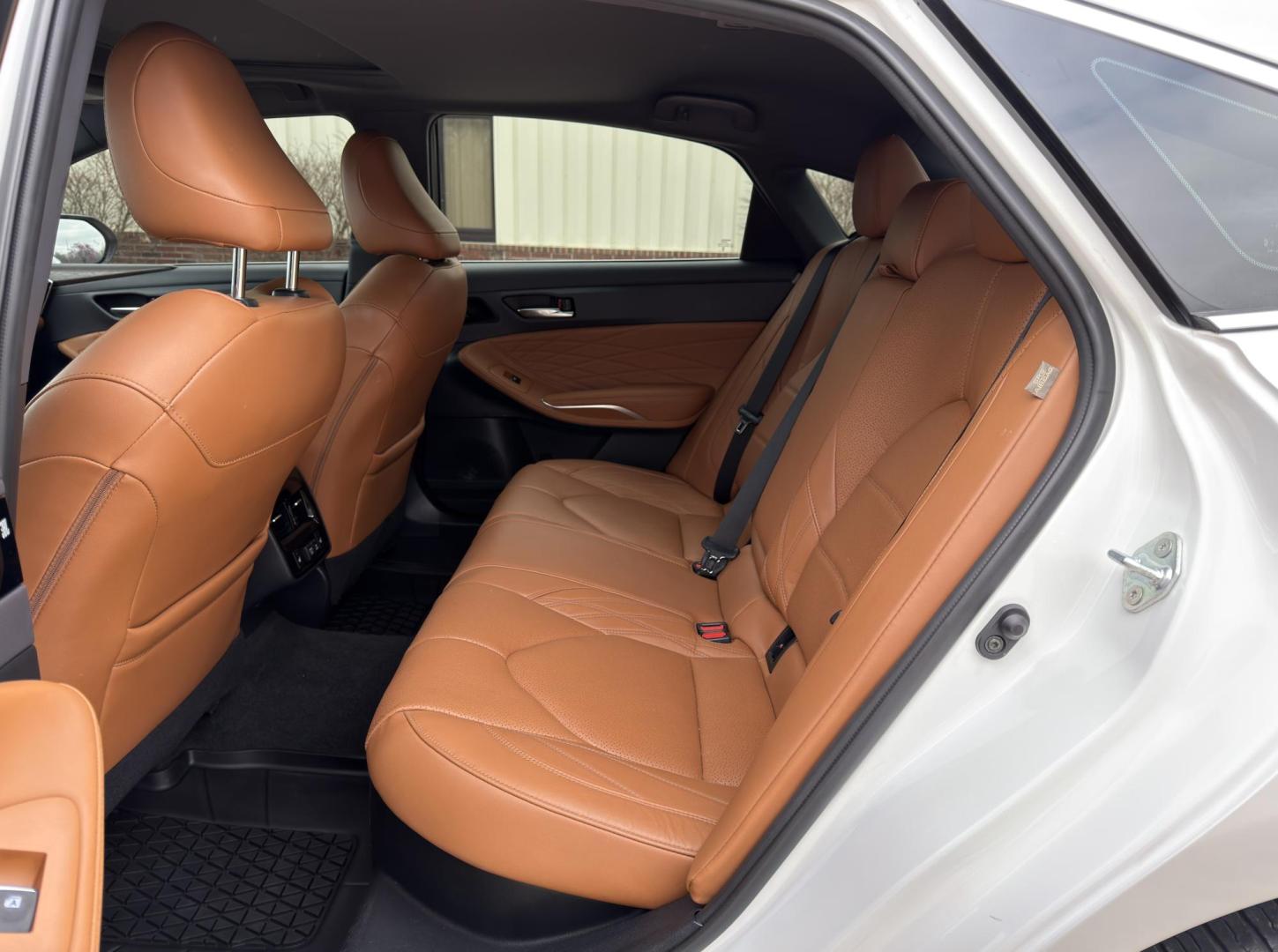 2021 WHITE /Tan Toyota Avalon Hybrid Limited (4T1DA1ABXMU) with an 2.5L 4 Cyl. Hybrid engine, Automatic transmission, located at 2990 Old Orchard Rd., Jackson, MO, 63755, 37.354214, -89.612106 - 2021 Toyota Avalon Hybrid 68xxx miles Front Wheel Drive 2.5L 4 Cyl. Hybrid Automatic Leather Navigation Power/Heated/Cooled Seats Heated Rear Seats Heated Steering Wheel Backup Camera Sunroof Heads Up Display Bluetooth Cruise Power Windows/Locks/Mirrors We have financing available an - Photo#19