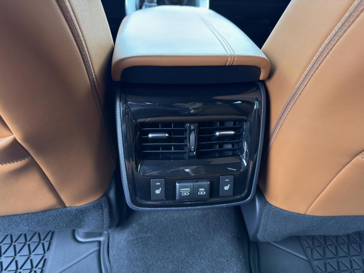 2021 WHITE /Tan Toyota Avalon Hybrid Limited (4T1DA1ABXMU) with an 2.5L 4 Cyl. Hybrid engine, Automatic transmission, located at 2990 Old Orchard Rd., Jackson, MO, 63755, 37.354214, -89.612106 - 2021 Toyota Avalon Hybrid 68xxx miles Front Wheel Drive 2.5L 4 Cyl. Hybrid Automatic Leather Navigation Power/Heated/Cooled Seats Heated Rear Seats Heated Steering Wheel Backup Camera Sunroof Heads Up Display Bluetooth Cruise Power Windows/Locks/Mirrors We have financing available an - Photo#7