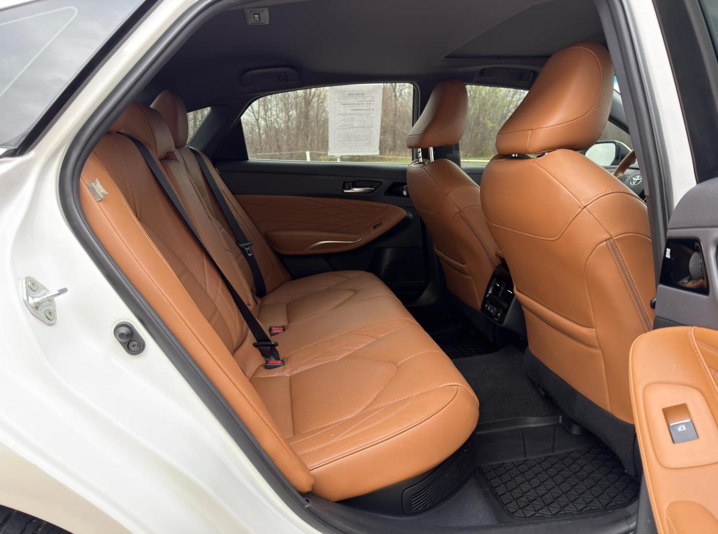 2021 WHITE /Tan Toyota Avalon Hybrid Limited (4T1DA1ABXMU) with an 2.5L 4 Cyl. Hybrid engine, Automatic transmission, located at 2990 Old Orchard Rd., Jackson, MO, 63755, 37.354214, -89.612106 - 2021 Toyota Avalon Hybrid 68xxx miles Front Wheel Drive 2.5L 4 Cyl. Hybrid Automatic Leather Navigation Power/Heated/Cooled Seats Heated Rear Seats Heated Steering Wheel Backup Camera Sunroof Heads Up Display Bluetooth Cruise Power Windows/Locks/Mirrors We have financing available an - Photo#20