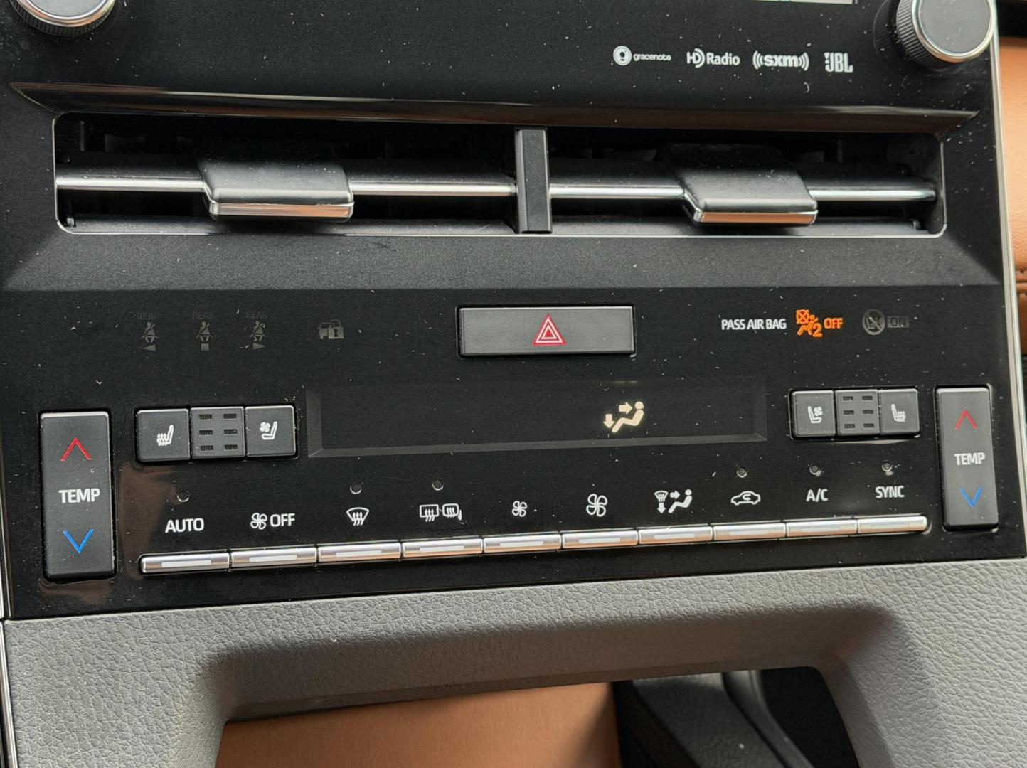 2021 WHITE /Tan Toyota Avalon Hybrid Limited (4T1DA1ABXMU) with an 2.5L 4 Cyl. Hybrid engine, Automatic transmission, located at 2990 Old Orchard Rd., Jackson, MO, 63755, 37.354214, -89.612106 - 2021 Toyota Avalon Hybrid 68xxx miles Front Wheel Drive 2.5L 4 Cyl. Hybrid Automatic Leather Navigation Power/Heated/Cooled Seats Heated Rear Seats Heated Steering Wheel Backup Camera Sunroof Heads Up Display Bluetooth Cruise Power Windows/Locks/Mirrors We have financing available an - Photo#4