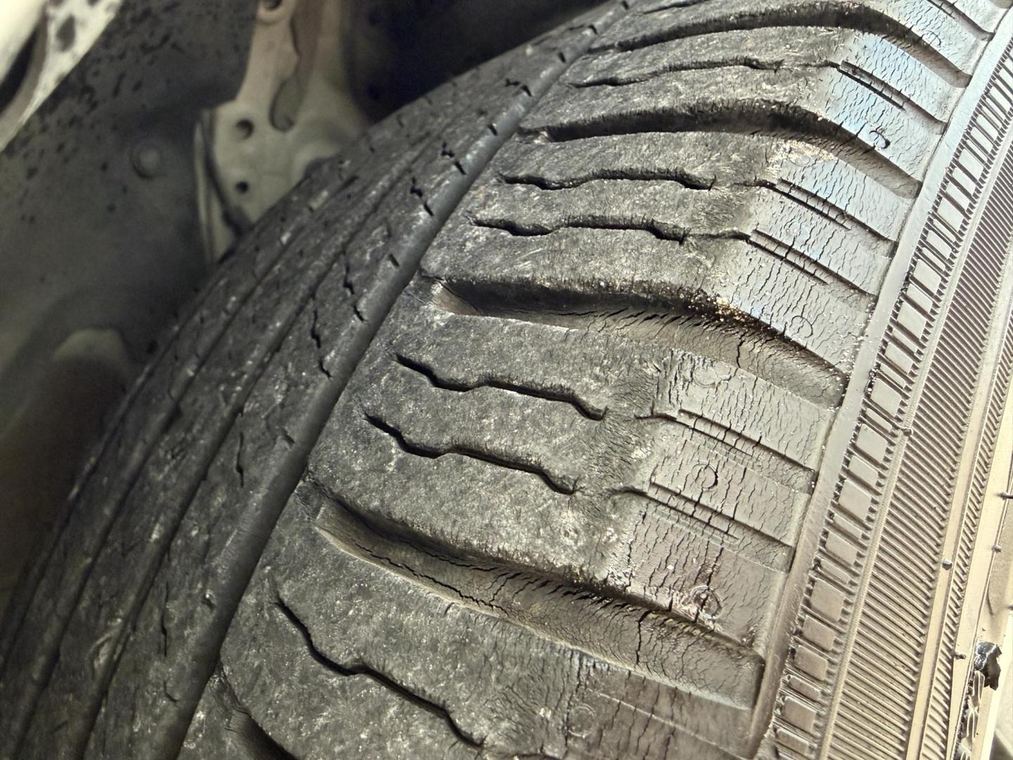 2021 WHITE /Tan Toyota Avalon Hybrid Limited (4T1DA1ABXMU) with an 2.5L 4 Cyl. Hybrid engine, Automatic transmission, located at 2990 Old Orchard Rd., Jackson, MO, 63755, 37.354214, -89.612106 - 2021 Toyota Avalon Hybrid 68xxx miles Front Wheel Drive 2.5L 4 Cyl. Hybrid Automatic Leather Navigation Power/Heated/Cooled Seats Heated Rear Seats Heated Steering Wheel Backup Camera Sunroof Heads Up Display Bluetooth Cruise Power Windows/Locks/Mirrors We have financing available an - Photo#39