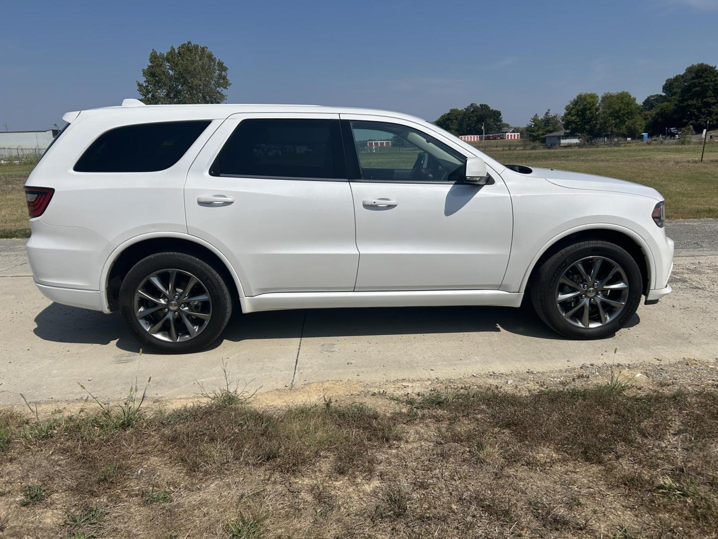 2018 WHITE /Black Dodge Durango GT AWD (1C4RDJDG7JC) with an 3.6L V6 DOHC 24V engine, 8A transmission, located at 506 S. Kingshighway, Cape Girardeau, MO, 63703, (573) 235-5000, 37.294991, -89.553635 - 2018 Dodge Durango GT 143xxx miles All Wheel Drive 3.6L V6 Automatic 3rd Row Power Driver Seat Heated Seats/Steering Wheel Rear Heated Seats Bluetooth Cruise Power Windows/Locks/Mirrors We have financing available and we accept trades! Fill out a credit application on our website or come - Photo#14