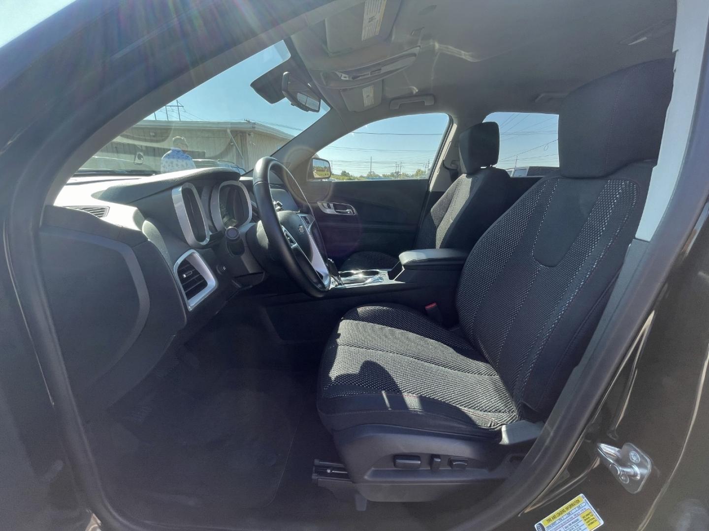 2017 BLACK /Black Cloth Chevrolet Equinox LT 2WD (2GNALCEK2H6) with an 2.4L 4 Cyl. engine, Automatic transmission, located at 2990 Old Orchard Rd., Jackson, MO, 63755, 37.354214, -89.612106 - We have financing available and we accept trades! Fill out a credit application on our website or come by today! If you have any questions, give us a call at (573) 204-7777 or visit our website at firstautocredit.com. - Photo#12