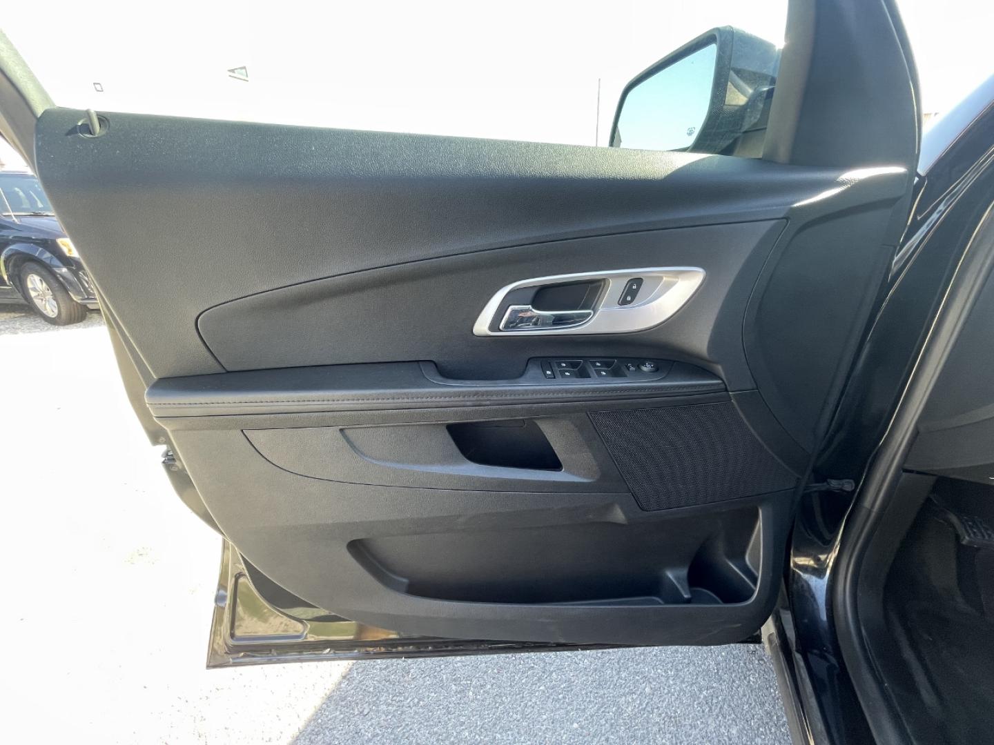 2017 BLACK /Black Cloth Chevrolet Equinox LT 2WD (2GNALCEK2H6) with an 2.4L 4 Cyl. engine, Automatic transmission, located at 2990 Old Orchard Rd., Jackson, MO, 63755, 37.354214, -89.612106 - We have financing available and we accept trades! Fill out a credit application on our website or come by today! If you have any questions, give us a call at (573) 204-7777 or visit our website at firstautocredit.com. - Photo#15