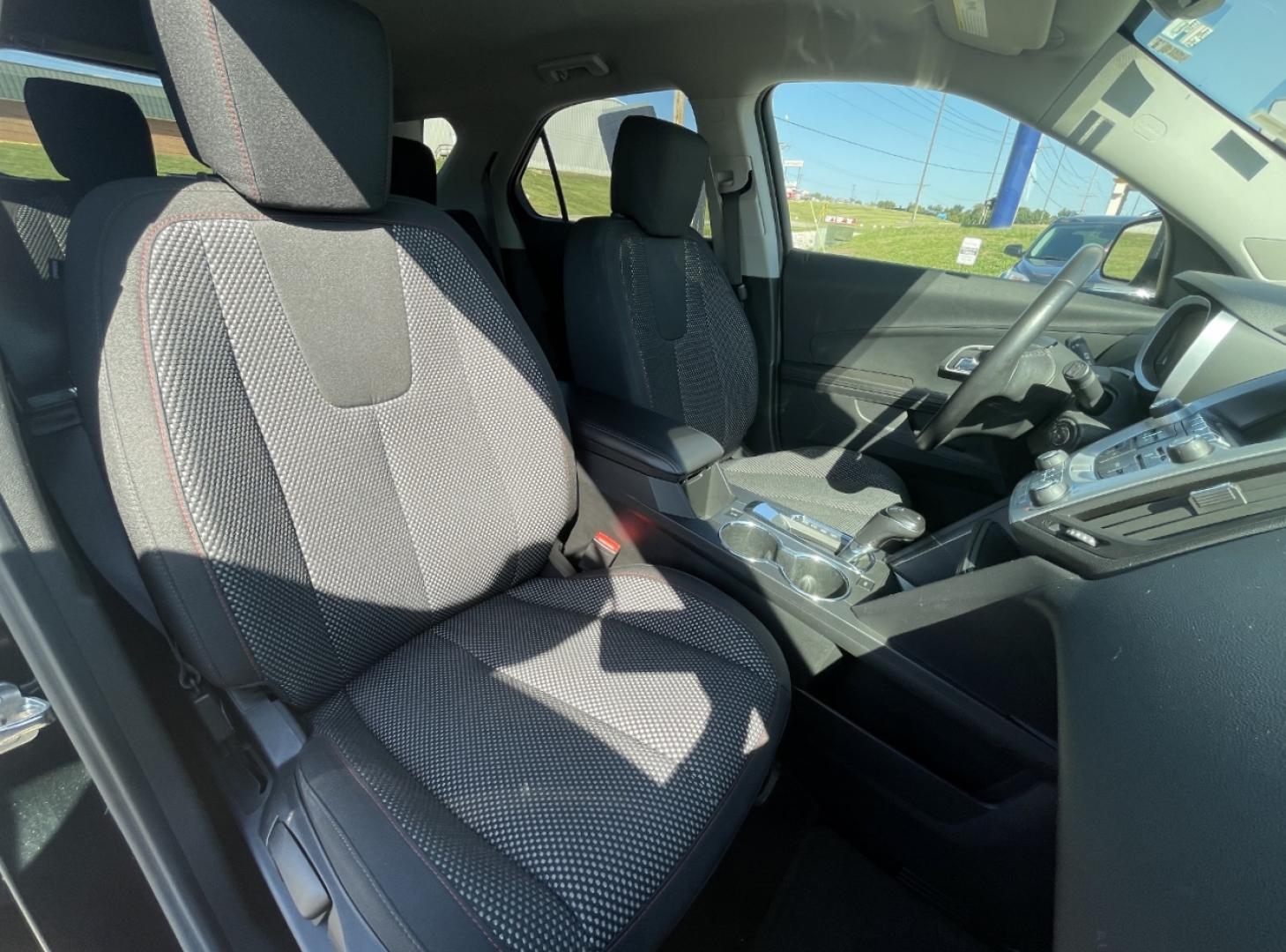 2017 BLACK /Black Cloth Chevrolet Equinox LT 2WD (2GNALCEK2H6) with an 2.4L 4 Cyl. engine, Automatic transmission, located at 2990 Old Orchard Rd., Jackson, MO, 63755, 37.354214, -89.612106 - We have financing available and we accept trades! Fill out a credit application on our website or come by today! If you have any questions, give us a call at (573) 204-7777 or visit our website at firstautocredit.com. - Photo#18