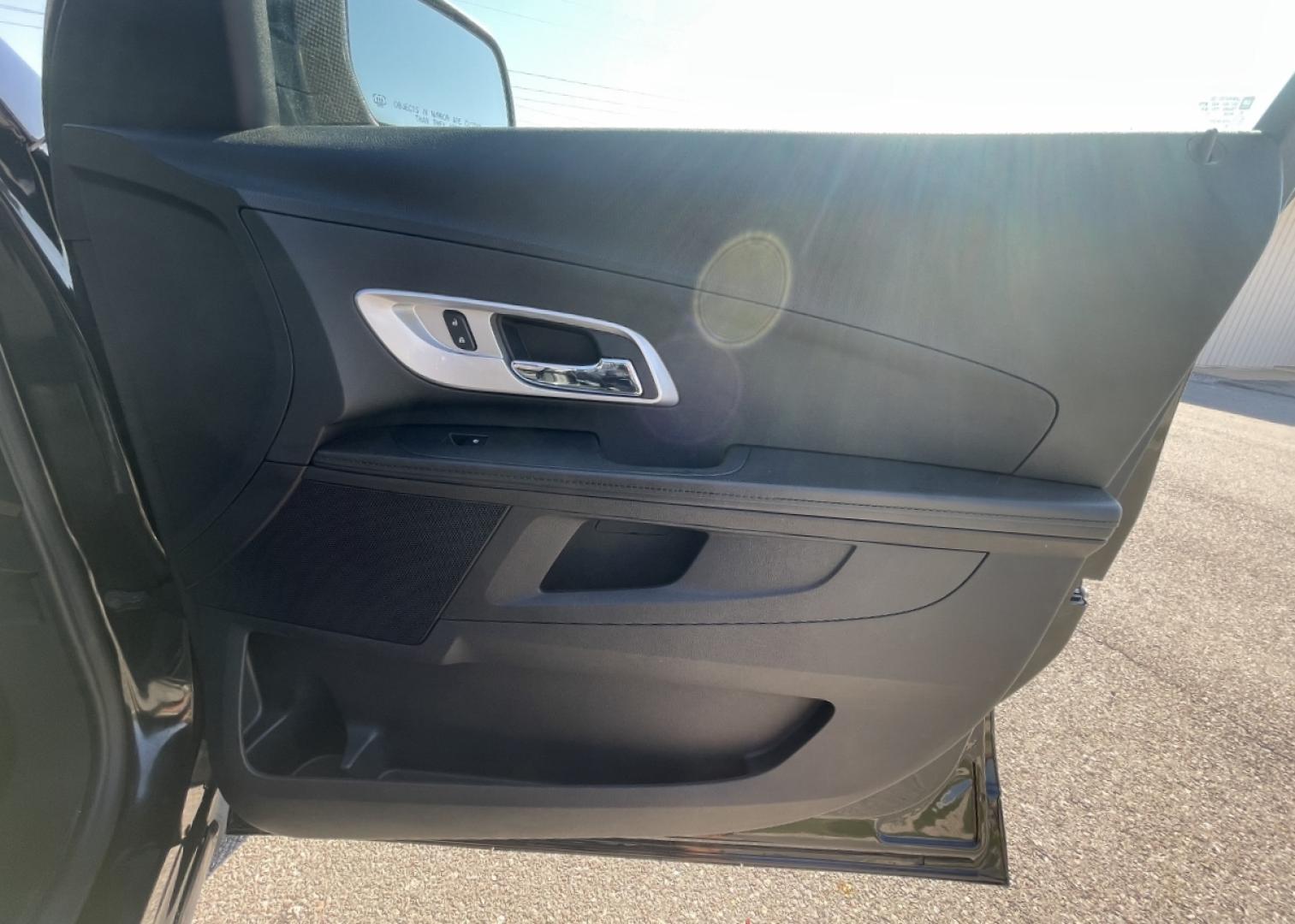 2017 BLACK /Black Cloth Chevrolet Equinox LT 2WD (2GNALCEK2H6) with an 2.4L 4 Cyl. engine, Automatic transmission, located at 2990 Old Orchard Rd., Jackson, MO, 63755, 37.354214, -89.612106 - We have financing available and we accept trades! Fill out a credit application on our website or come by today! If you have any questions, give us a call at (573) 204-7777 or visit our website at firstautocredit.com. - Photo#19