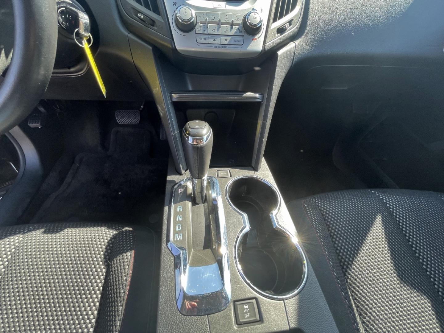 2017 BLACK /Black Cloth Chevrolet Equinox LT 2WD (2GNALCEK2H6) with an 2.4L 4 Cyl. engine, Automatic transmission, located at 2990 Old Orchard Rd., Jackson, MO, 63755, 37.354214, -89.612106 - We have financing available and we accept trades! Fill out a credit application on our website or come by today! If you have any questions, give us a call at (573) 204-7777 or visit our website at firstautocredit.com. - Photo#26