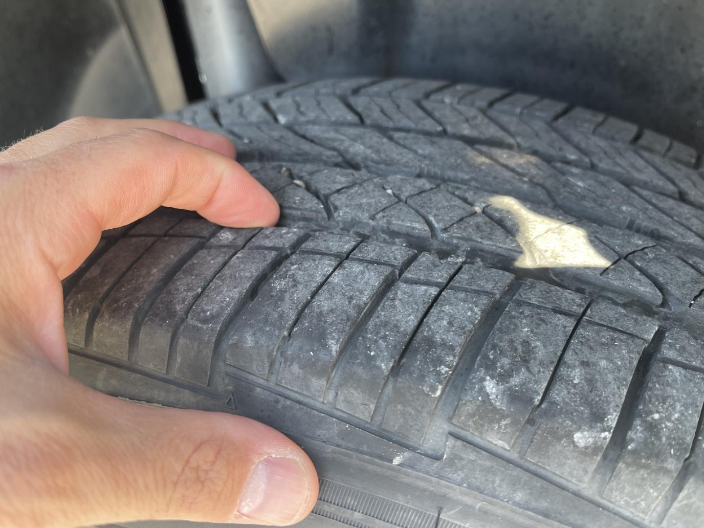 2017 BLACK /Black Cloth Chevrolet Equinox LT 2WD (2GNALCEK2H6) with an 2.4L 4 Cyl. engine, Automatic transmission, located at 2990 Old Orchard Rd., Jackson, MO, 63755, 37.354214, -89.612106 - We have financing available and we accept trades! Fill out a credit application on our website or come by today! If you have any questions, give us a call at (573) 204-7777 or visit our website at firstautocredit.com. - Photo#30