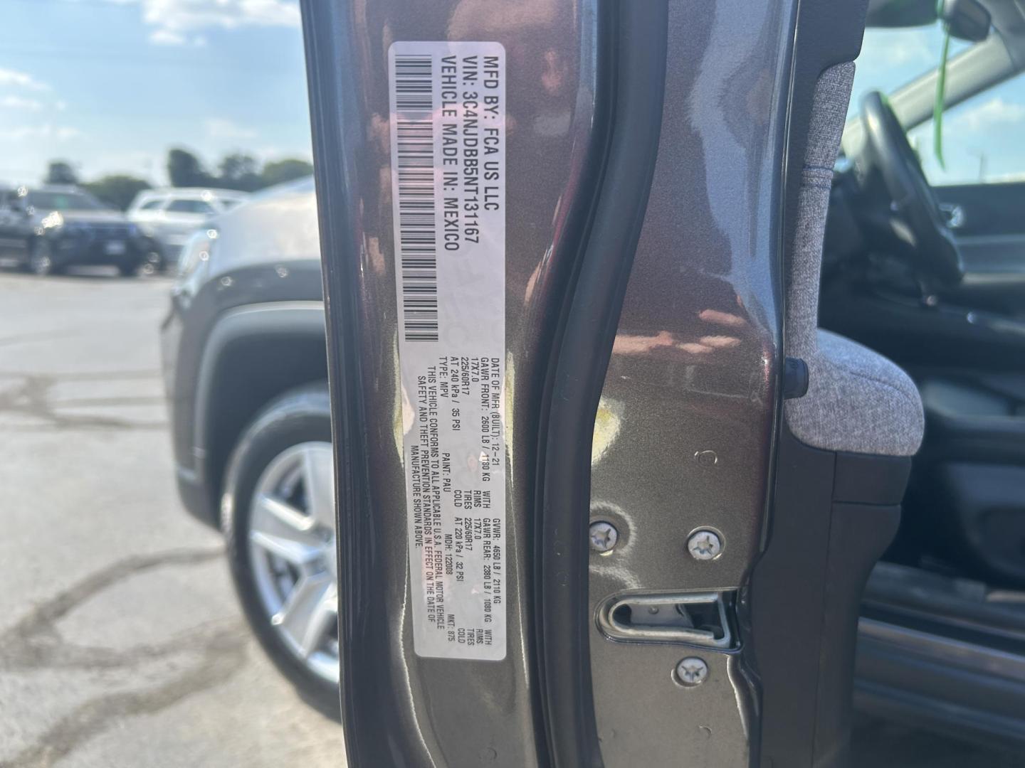 2022 GRAY /Black Jeep Compass Latitude 4WD (3C4NJDBB5NT) with an 2.4L L4 DOHC 16V engine, Automatic transmission, located at 506 S. Kingshighway, Cape Girardeau, MO, 63703, (573) 235-5000, 37.294991, -89.553635 - 2022 Jeep Compass Latitude 4WD 37xxx miles Four Wheel Drive 2.4L 4 Cyl. Automatic Backup Camera Bluetooth Power Driver Seat Heated Seats Cruise Power Lift Gate Power Windows/Locks/Mirrors We have financing available and we accept trades! Fill out a credit application on our website or co - Photo#42