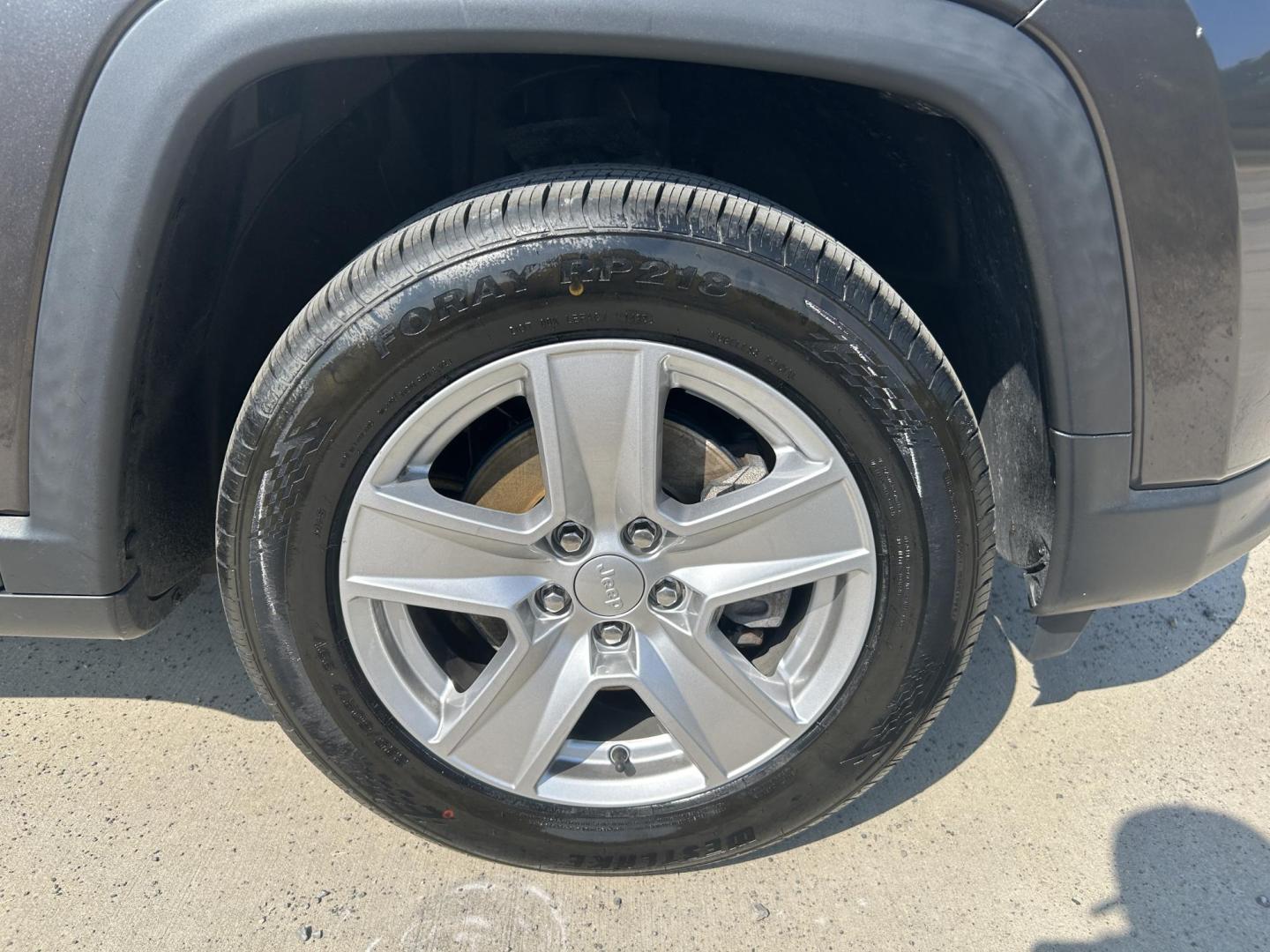 2022 GRAY /Black Jeep Compass Latitude 4WD (3C4NJDBB5NT) with an 2.4L L4 DOHC 16V engine, Automatic transmission, located at 506 S. Kingshighway, Cape Girardeau, MO, 63703, (573) 235-5000, 37.294991, -89.553635 - 2022 Jeep Compass Latitude 4WD 37xxx miles Four Wheel Drive 2.4L 4 Cyl. Automatic Backup Camera Bluetooth Power Driver Seat Heated Seats Cruise Power Lift Gate Power Windows/Locks/Mirrors We have financing available and we accept trades! Fill out a credit application on our website or co - Photo#35