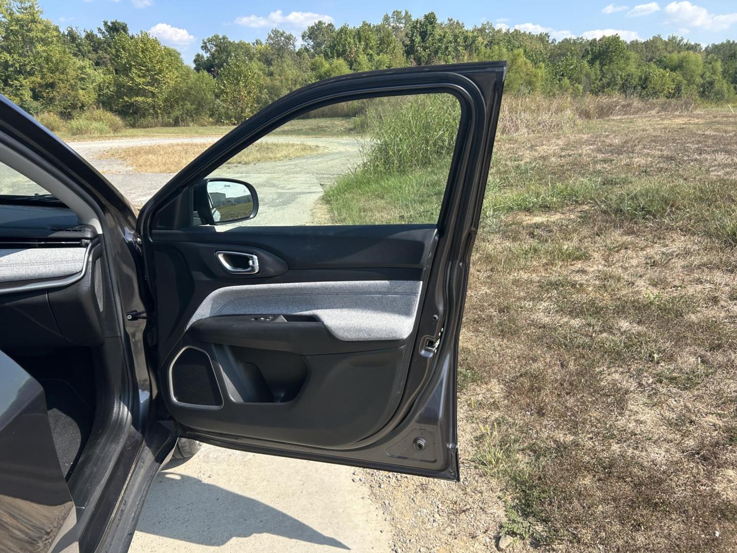 2022 GRAY /Black Jeep Compass Latitude 4WD (3C4NJDBB5NT) with an 2.4L L4 DOHC 16V engine, Automatic transmission, located at 506 S. Kingshighway, Cape Girardeau, MO, 63703, (573) 235-5000, 37.294991, -89.553635 - 2022 Jeep Compass Latitude 4WD 37xxx miles Four Wheel Drive 2.4L 4 Cyl. Automatic Backup Camera Bluetooth Power Driver Seat Heated Seats Cruise Power Lift Gate Power Windows/Locks/Mirrors We have financing available and we accept trades! Fill out a credit application on our website or co - Photo#16