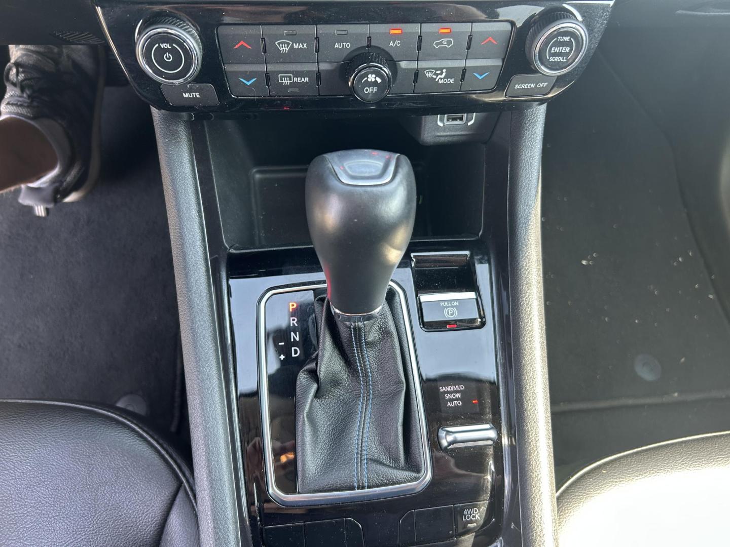 2022 GRAY /Black Jeep Compass Latitude 4WD (3C4NJDBB5NT) with an 2.4L L4 DOHC 16V engine, Automatic transmission, located at 506 S. Kingshighway, Cape Girardeau, MO, 63703, (573) 235-5000, 37.294991, -89.553635 - 2022 Jeep Compass Latitude 4WD 37xxx miles Four Wheel Drive 2.4L 4 Cyl. Automatic Backup Camera Bluetooth Power Driver Seat Heated Seats Cruise Power Lift Gate Power Windows/Locks/Mirrors We have financing available and we accept trades! Fill out a credit application on our website or co - Photo#24