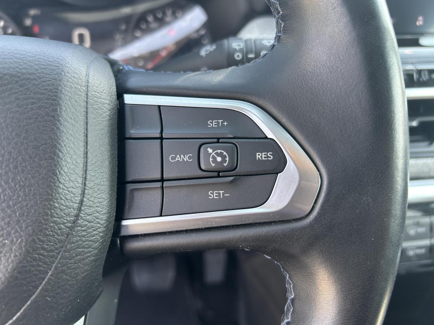 2022 GRAY /Black Jeep Compass Latitude 4WD (3C4NJDBB5NT) with an 2.4L L4 DOHC 16V engine, Automatic transmission, located at 506 S. Kingshighway, Cape Girardeau, MO, 63703, (573) 235-5000, 37.294991, -89.553635 - 2022 Jeep Compass Latitude 4WD 37xxx miles Four Wheel Drive 2.4L 4 Cyl. Automatic Backup Camera Bluetooth Power Driver Seat Heated Seats Cruise Power Lift Gate Power Windows/Locks/Mirrors We have financing available and we accept trades! Fill out a credit application on our website or co - Photo#27