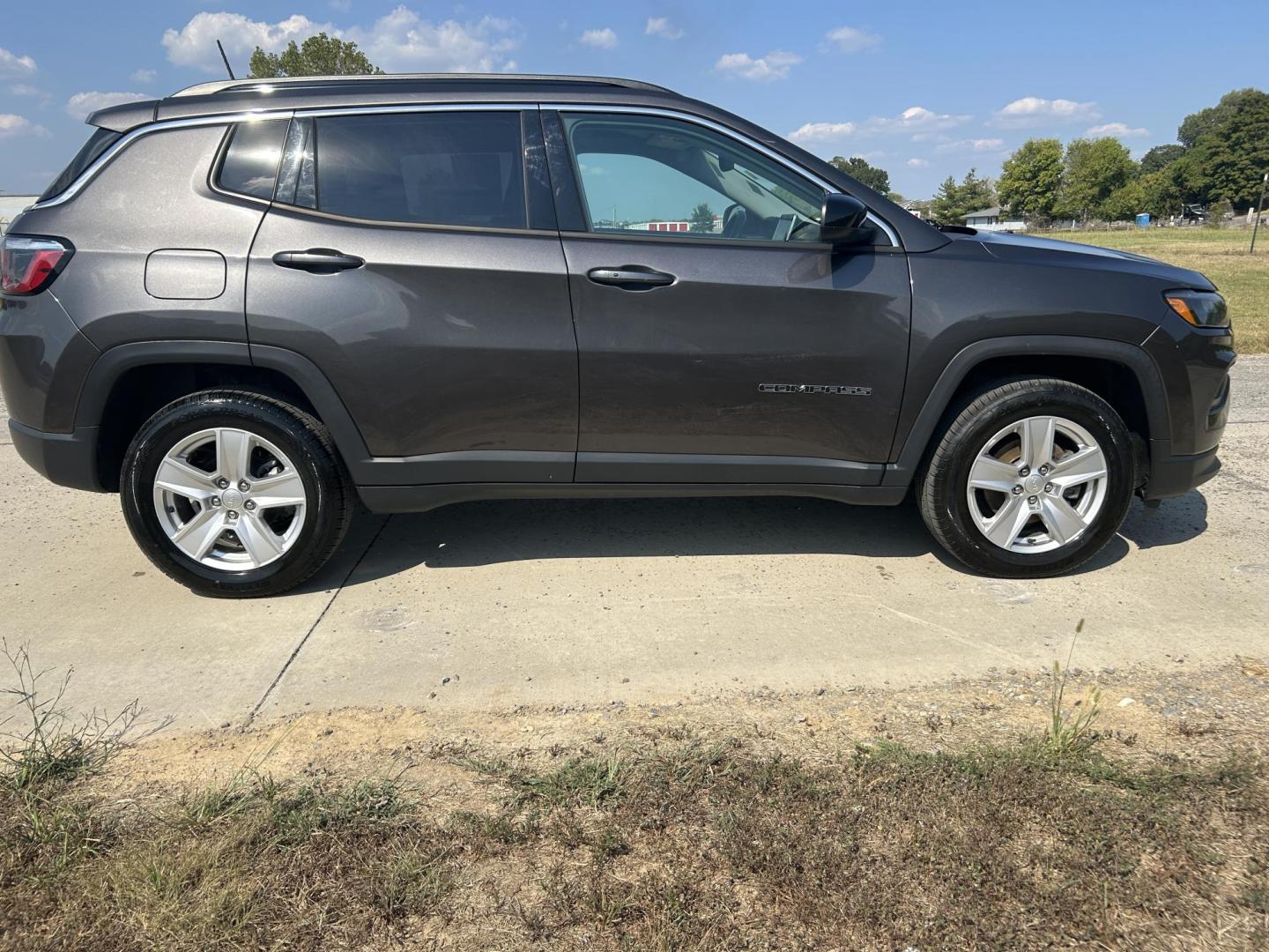 2022 GRAY /Black Jeep Compass Latitude 4WD (3C4NJDBB5NT) with an 2.4L L4 DOHC 16V engine, Automatic transmission, located at 506 S. Kingshighway, Cape Girardeau, MO, 63703, (573) 235-5000, 37.294991, -89.553635 - 2022 Jeep Compass Latitude 4WD 37xxx miles Four Wheel Drive 2.4L 4 Cyl. Automatic Backup Camera Bluetooth Power Driver Seat Heated Seats Cruise Power Lift Gate Power Windows/Locks/Mirrors We have financing available and we accept trades! Fill out a credit application on our website or co - Photo#13