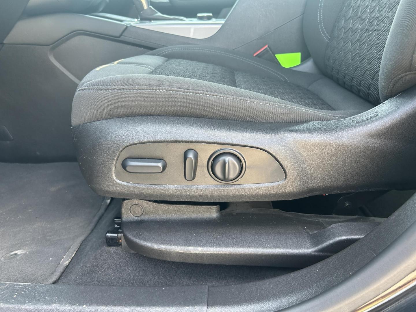 2021 BLACK /Black Chevrolet Blazer 2LT (3GNKBCRS8MS) with an 3.6L V6 DOHC 24V engine, 9A transmission, located at 506 S. Kingshighway, Cape Girardeau, MO, 63703, (573) 235-5000, 37.294991, -89.553635 - 2021 Chevrolet Blazer 2lt 43xxx miles Front Wheel Drive 3.6L V6 Red Line Edition Convenience Package Driver Confidence Package Automatic Power/Heated Seats Heated Steering Wheel Backup Camera Bluetooth Remote Start Cruise Power Windows/Locks/Mirrors We have financing available and we - Photo#5