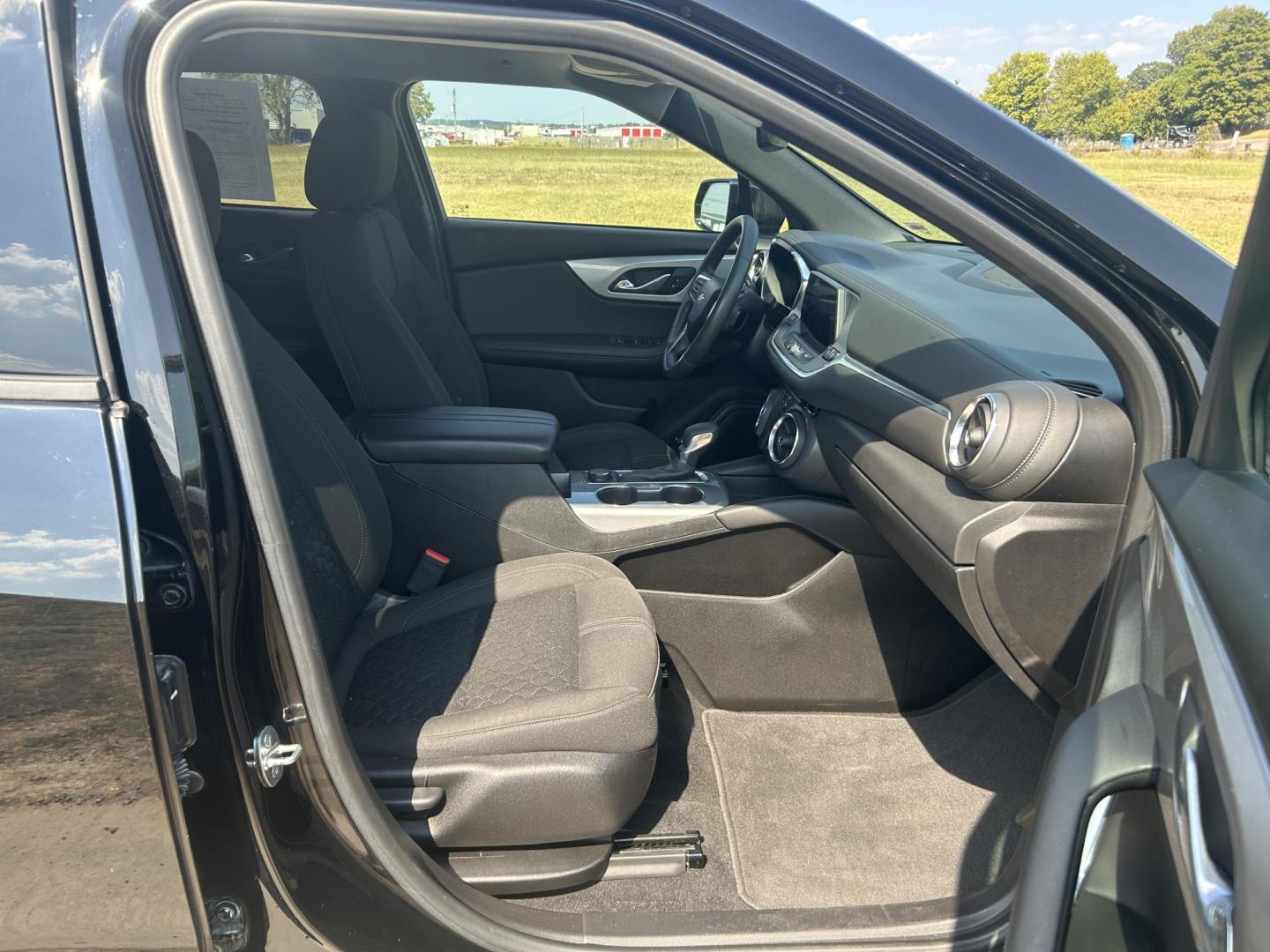 2021 BLACK /Black Chevrolet Blazer 2LT (3GNKBCRS8MS) with an 3.6L V6 DOHC 24V engine, 9A transmission, located at 506 S. Kingshighway, Cape Girardeau, MO, 63703, (573) 235-5000, 37.294991, -89.553635 - 2021 Chevrolet Blazer 2lt 43xxx miles Front Wheel Drive 3.6L V6 Red Line Edition Convenience Package Driver Confidence Package Automatic Power/Heated Seats Heated Steering Wheel Backup Camera Bluetooth Remote Start Cruise Power Windows/Locks/Mirrors We have financing available and we - Photo#19