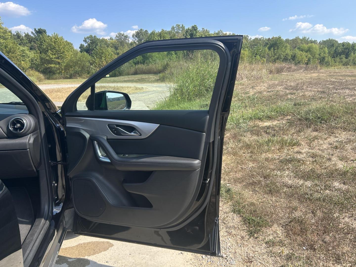 2021 BLACK /Black Chevrolet Blazer 2LT (3GNKBCRS8MS) with an 3.6L V6 DOHC 24V engine, 9A transmission, located at 506 S. Kingshighway, Cape Girardeau, MO, 63703, (573) 235-5000, 37.294991, -89.553635 - 2021 Chevrolet Blazer 2lt 43xxx miles Front Wheel Drive 3.6L V6 Red Line Edition Convenience Package Driver Confidence Package Automatic Power/Heated Seats Heated Steering Wheel Backup Camera Bluetooth Remote Start Cruise Power Windows/Locks/Mirrors We have financing available and we - Photo#18